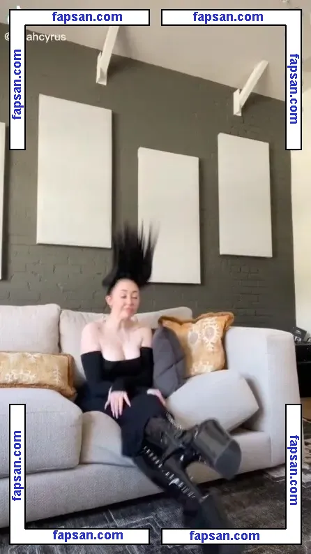 Noah Cyrus nude photo #0572 from OnlyFans