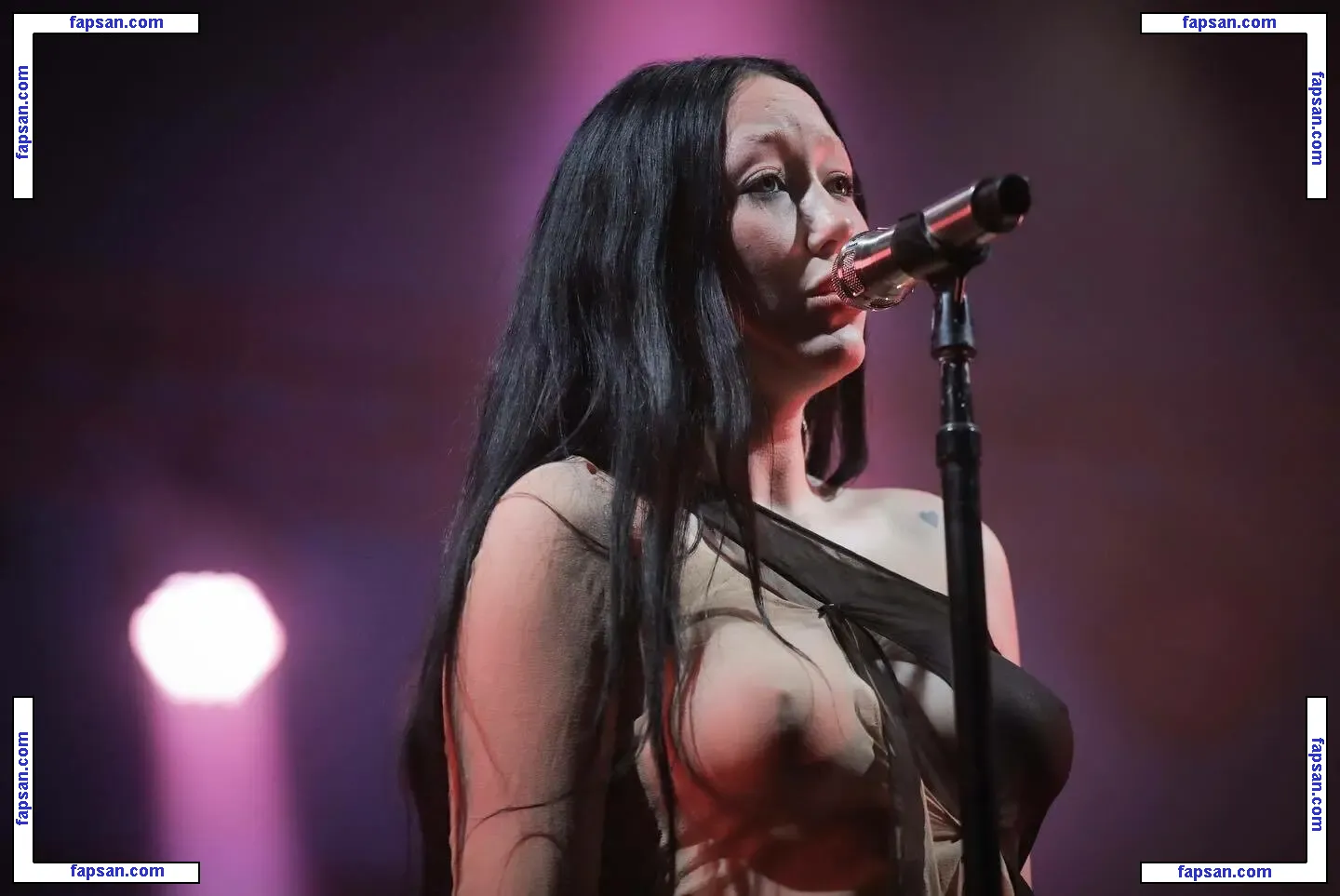 Noah Cyrus nude photo #0772 from OnlyFans