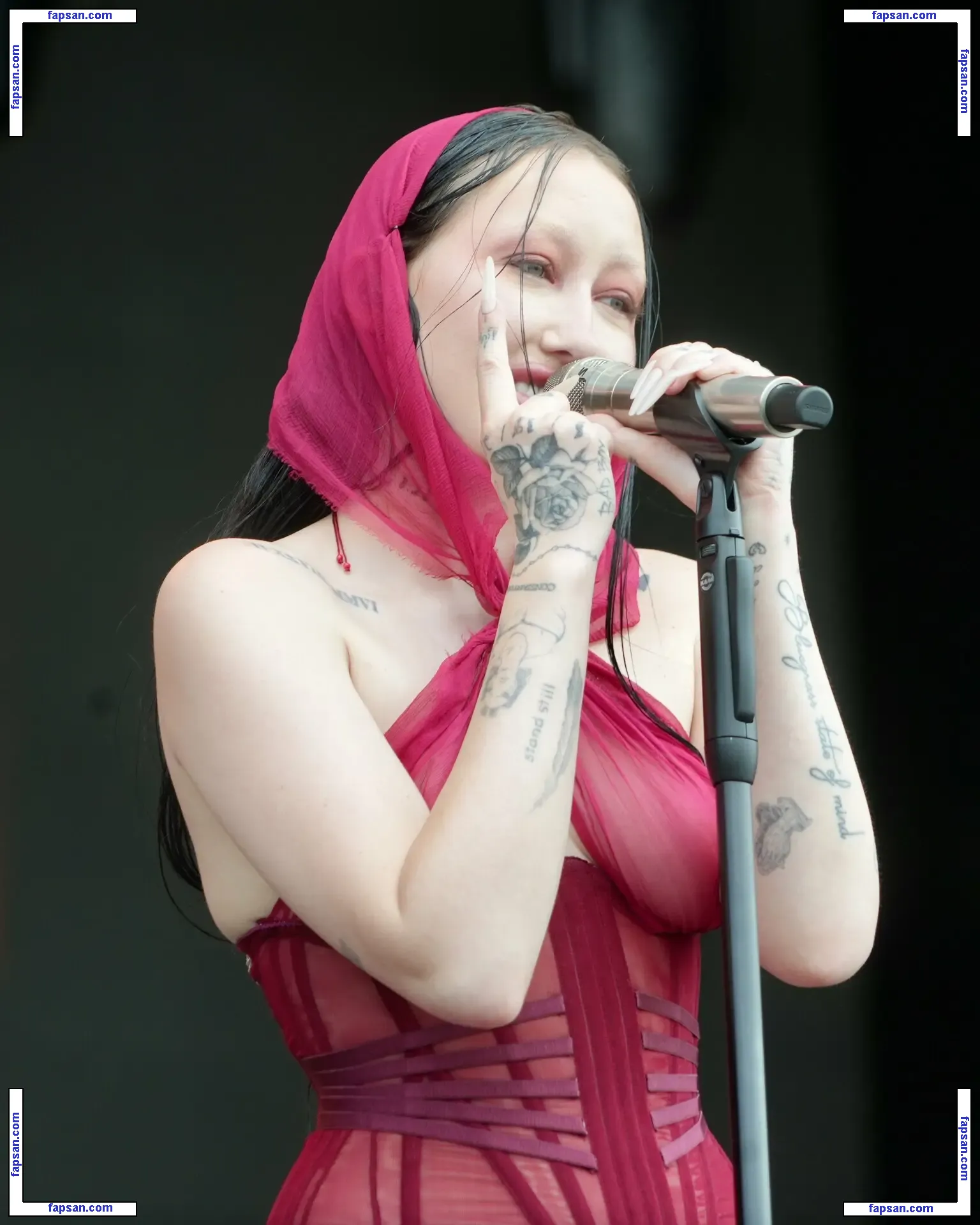Noah Cyrus nude photo #0870 from OnlyFans