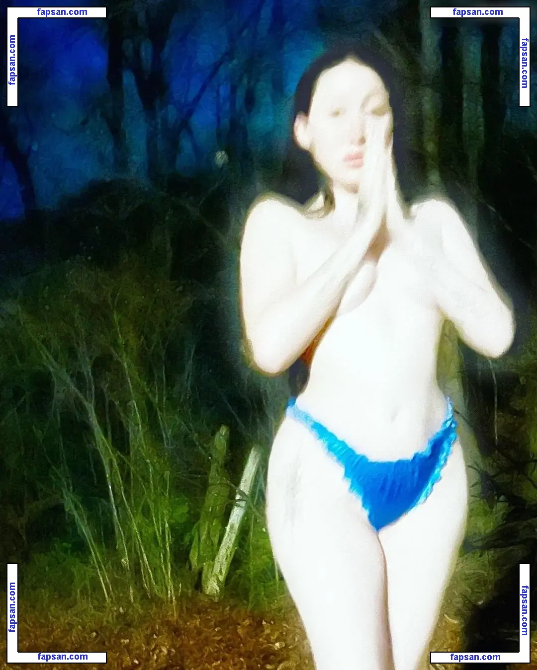 Noah Cyrus nude photo #0913 from OnlyFans