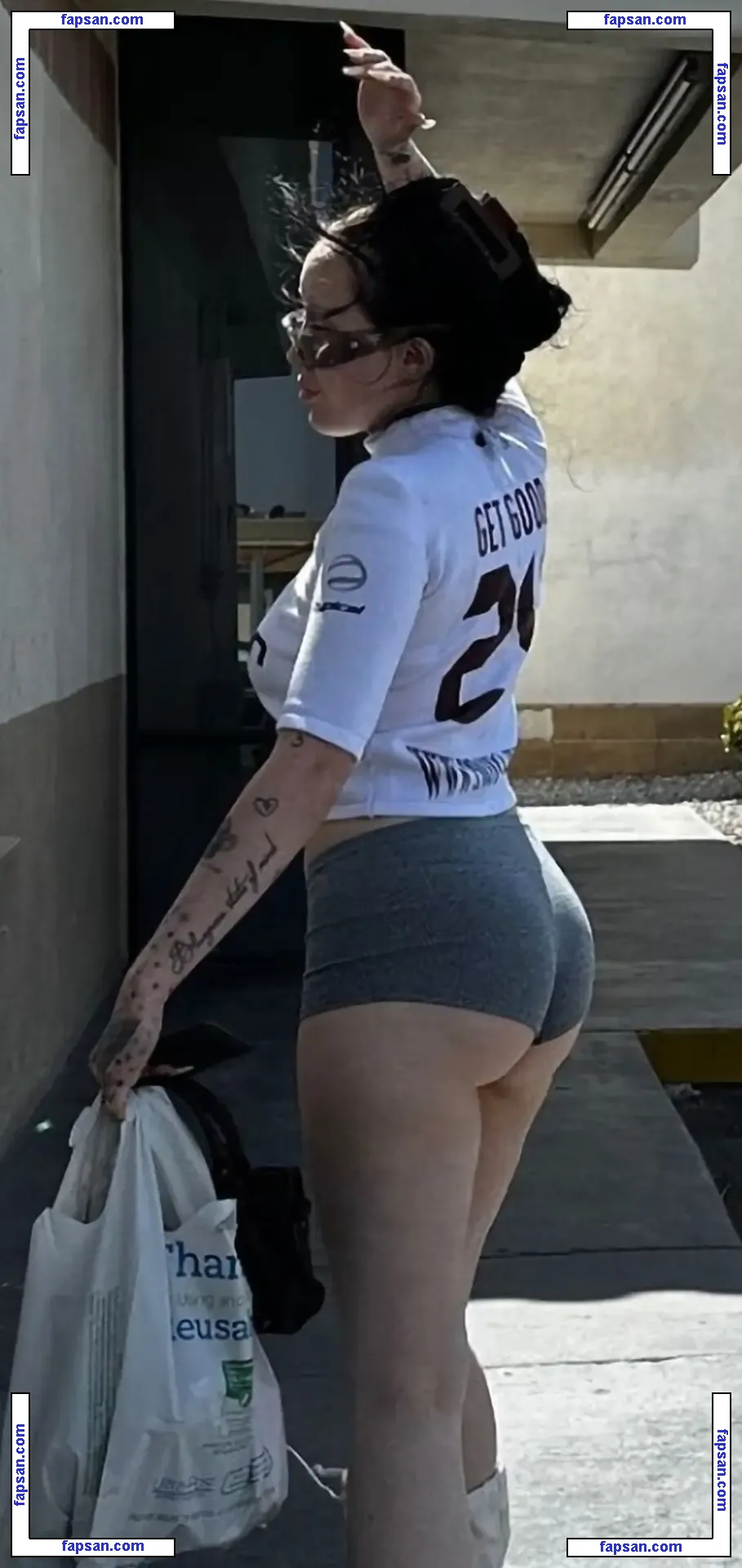 Noah Cyrus nude photo #0935 from OnlyFans