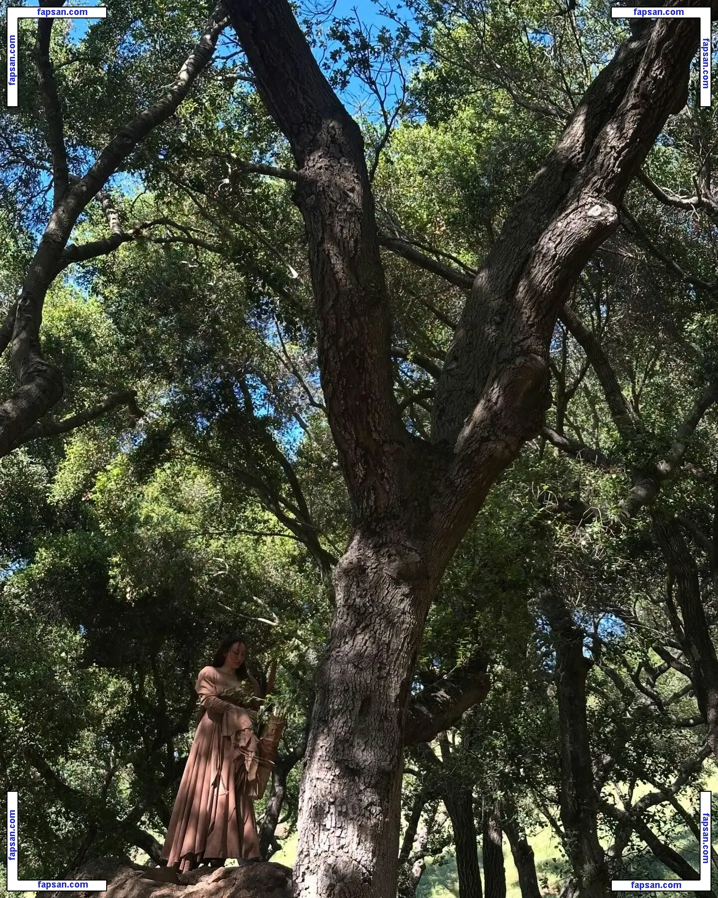 Noah Cyrus nude photo #0977 from OnlyFans