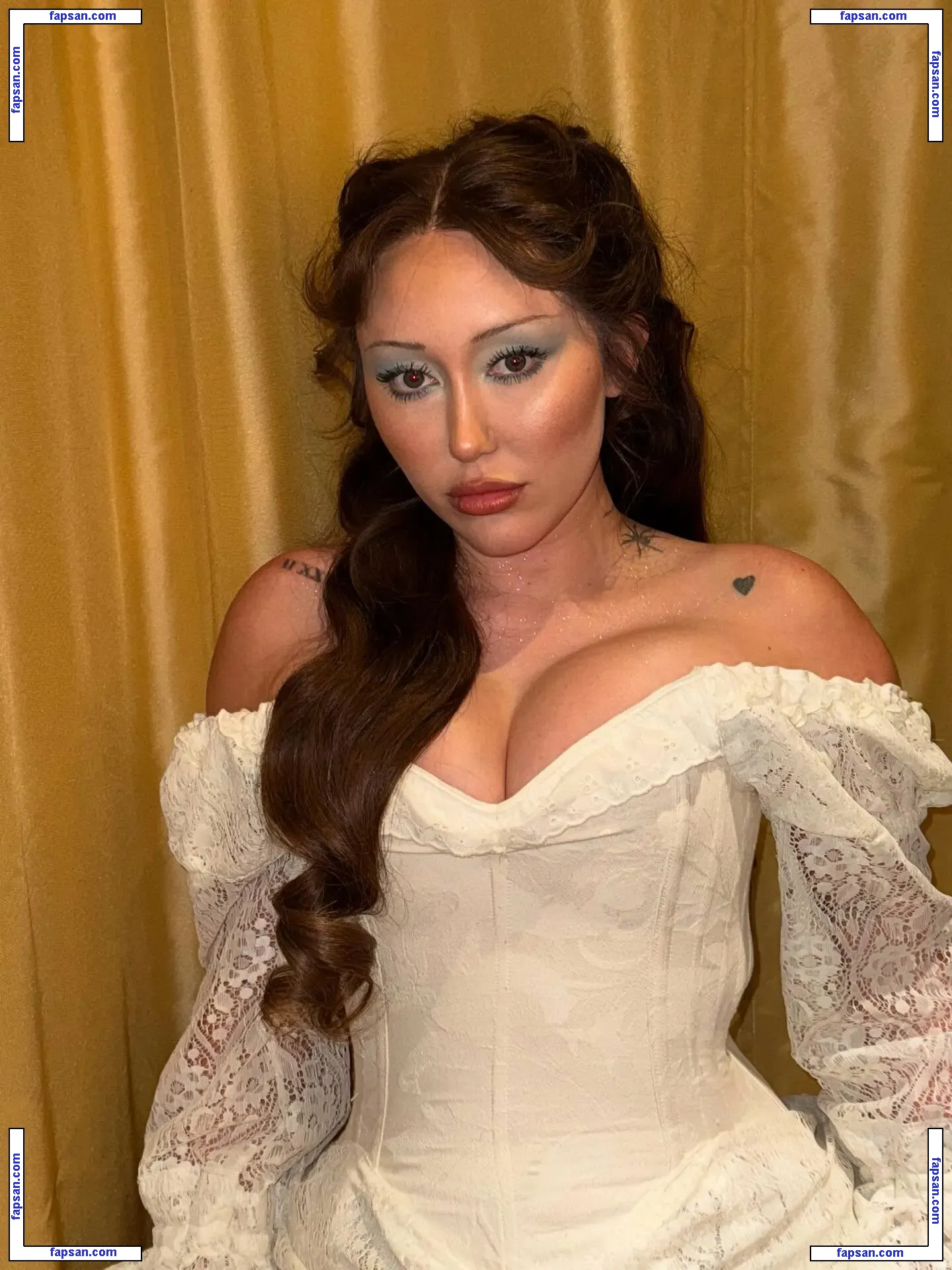 Noah Cyrus nude photo #0991 from OnlyFans