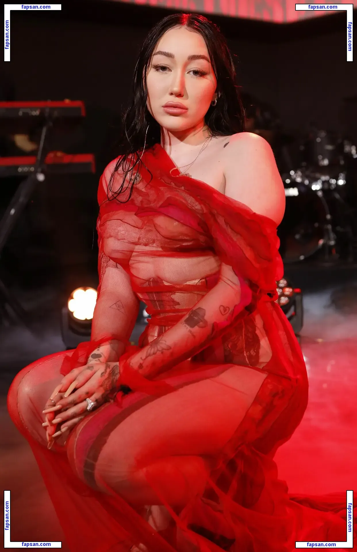 noahcyrus nude photo #0009 from OnlyFans