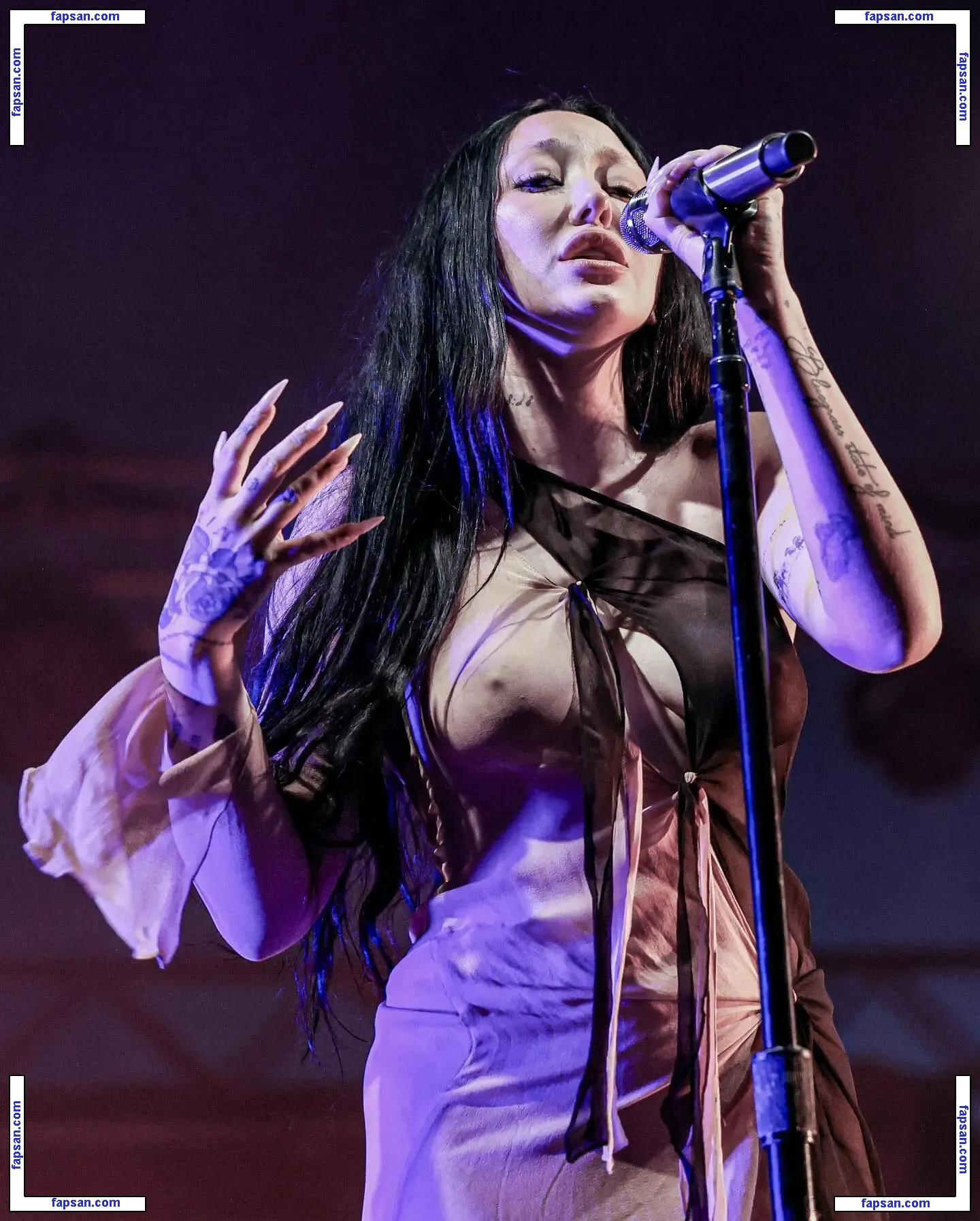 noahcyrus голая фото #0014 с Онлифанс