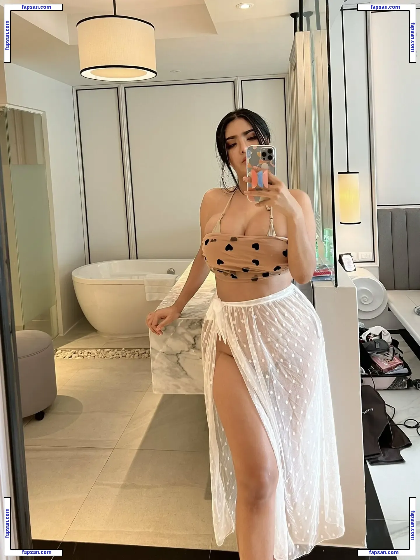 Noey Yanisa nude photo #0089 from OnlyFans