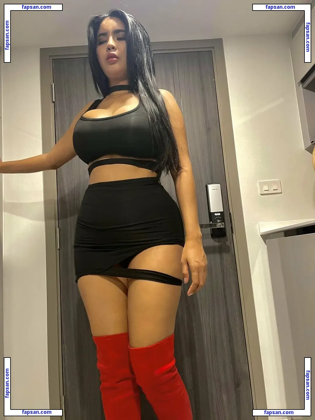 Noey Yanisa nude photo #0095 from OnlyFans