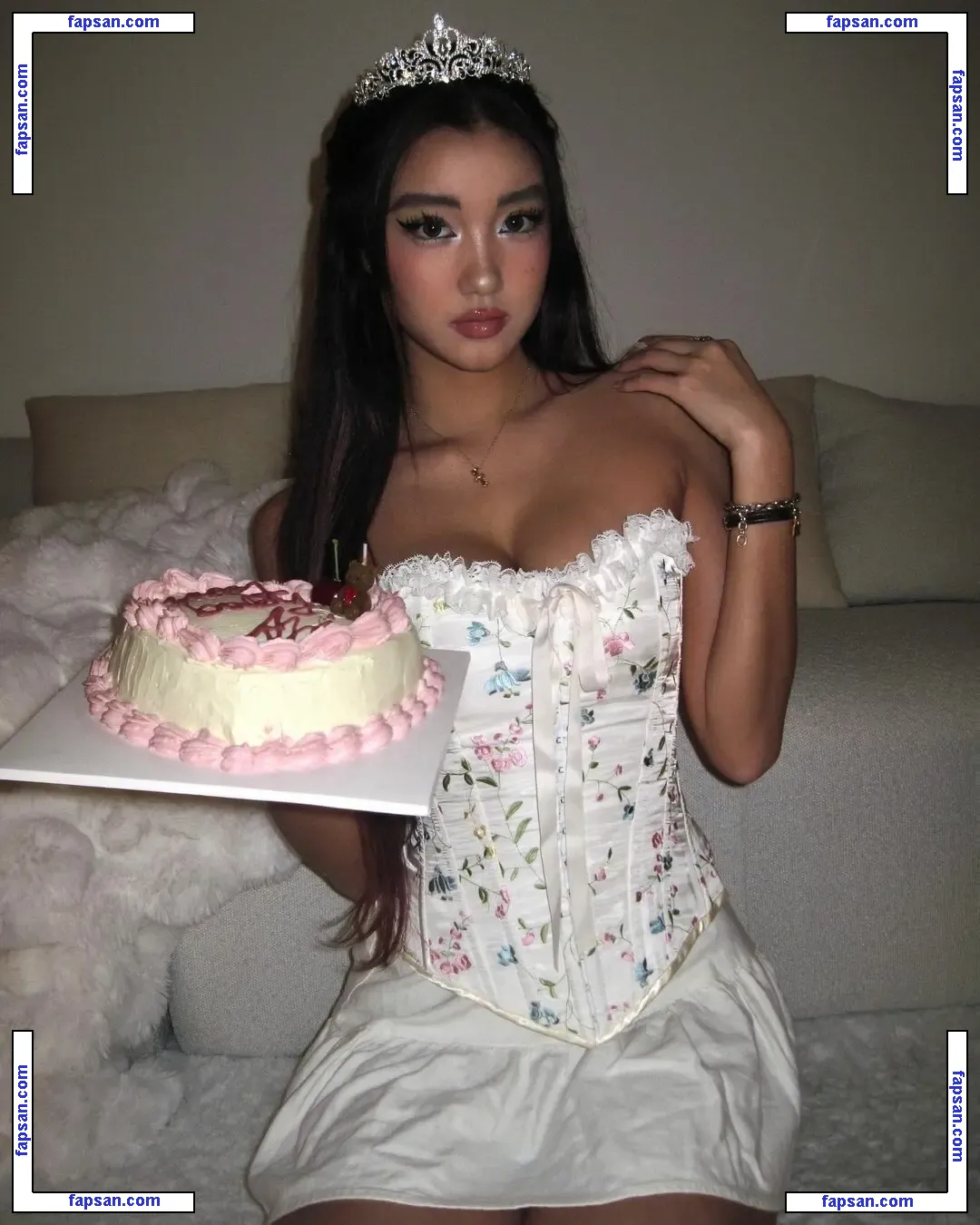 nopearii nude photo #0035 from OnlyFans