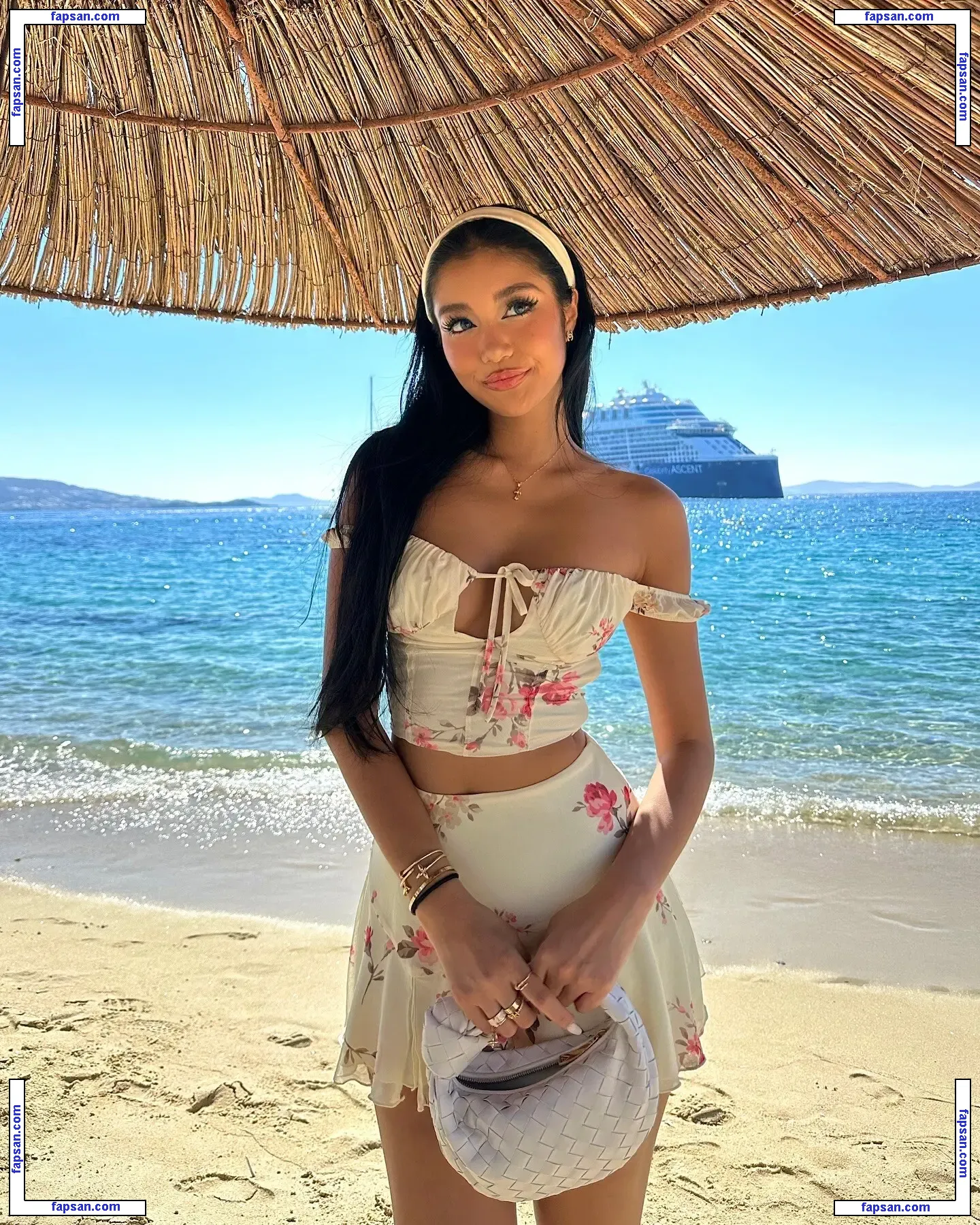 nopearii nude photo #0089 from OnlyFans