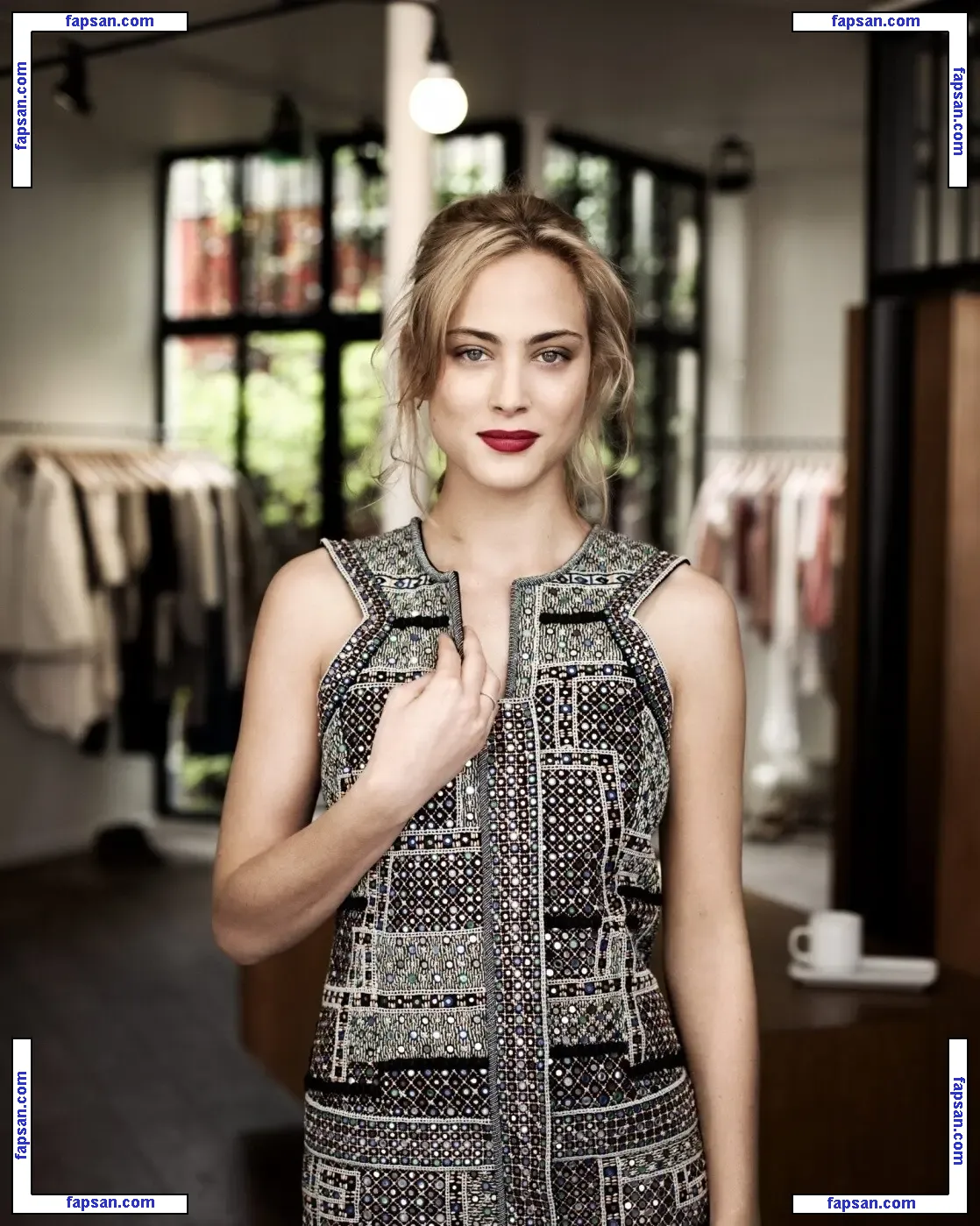 Nora Arnezeder голая фото #0144 с Онлифанс