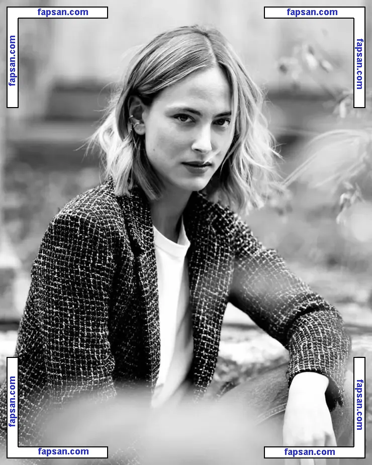 Nora Arnezeder голая фото #0145 с Онлифанс