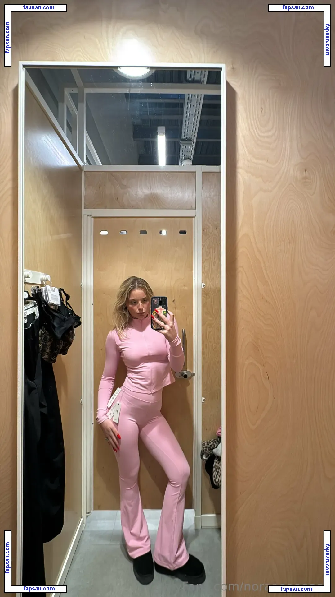 noraaaaaaaaa nude photo #0002 from OnlyFans