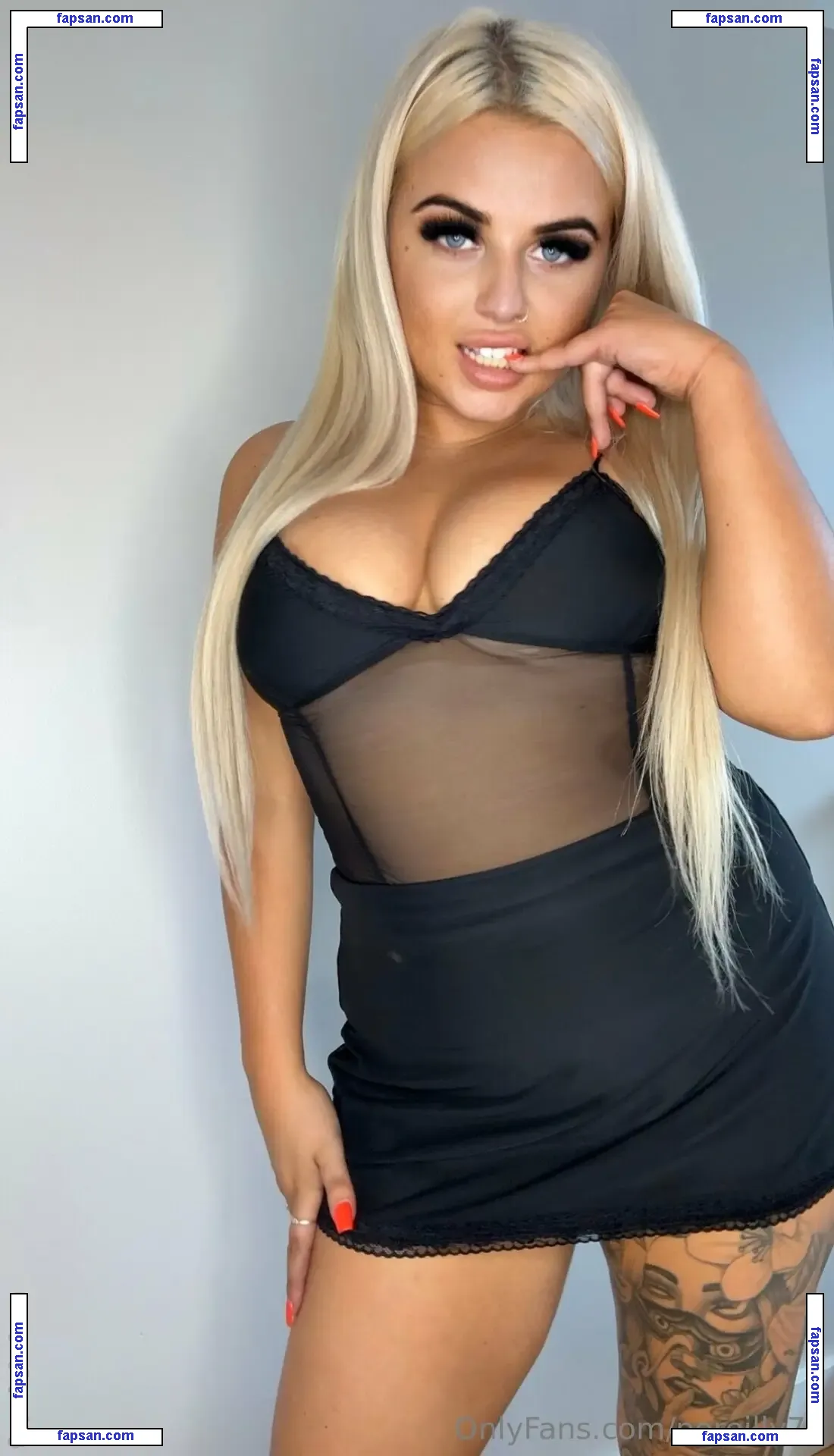 noreilly75 голая фото #0024 с Онлифанс