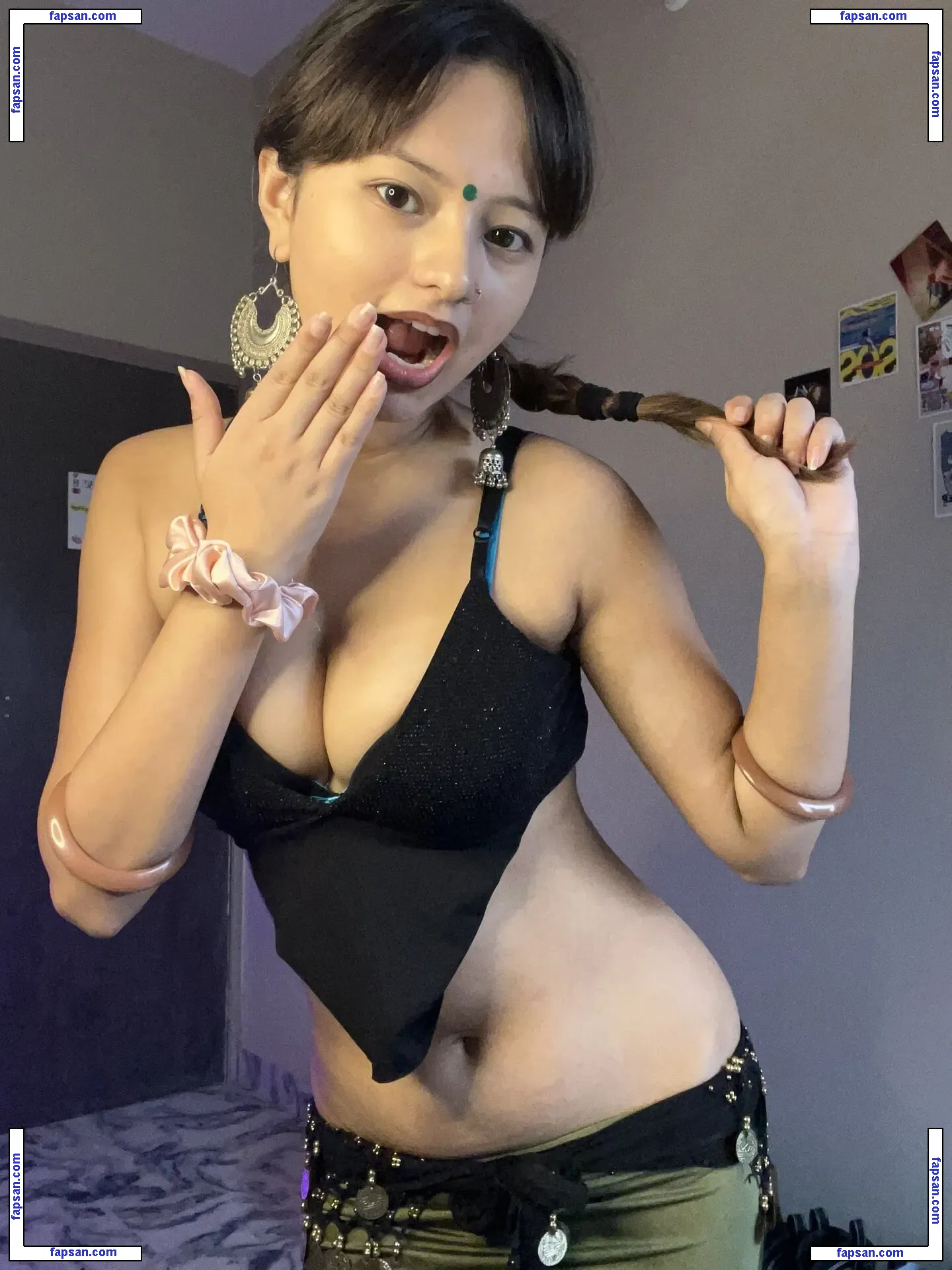 Norris Priyanka голая фото #0005 с Онлифанс