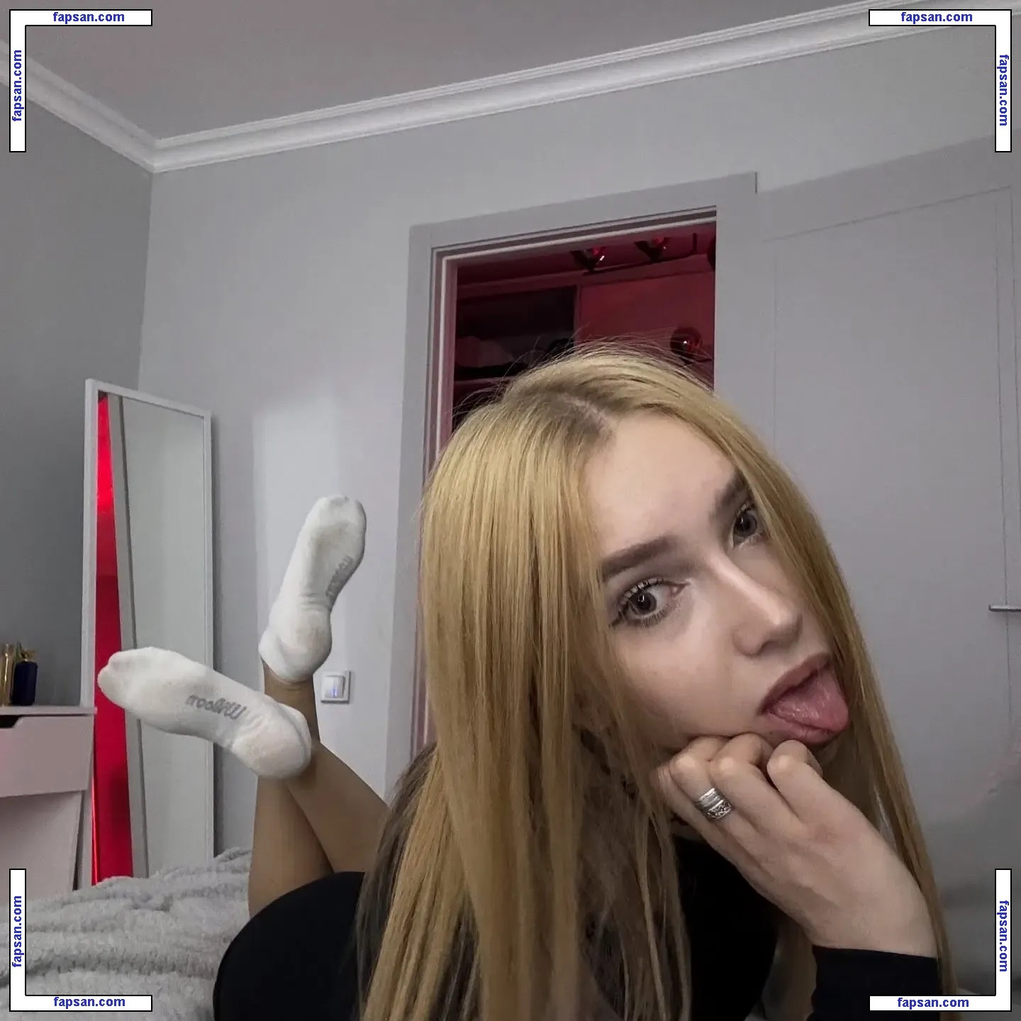 not_so_good_wife nude photo #0032 from OnlyFans