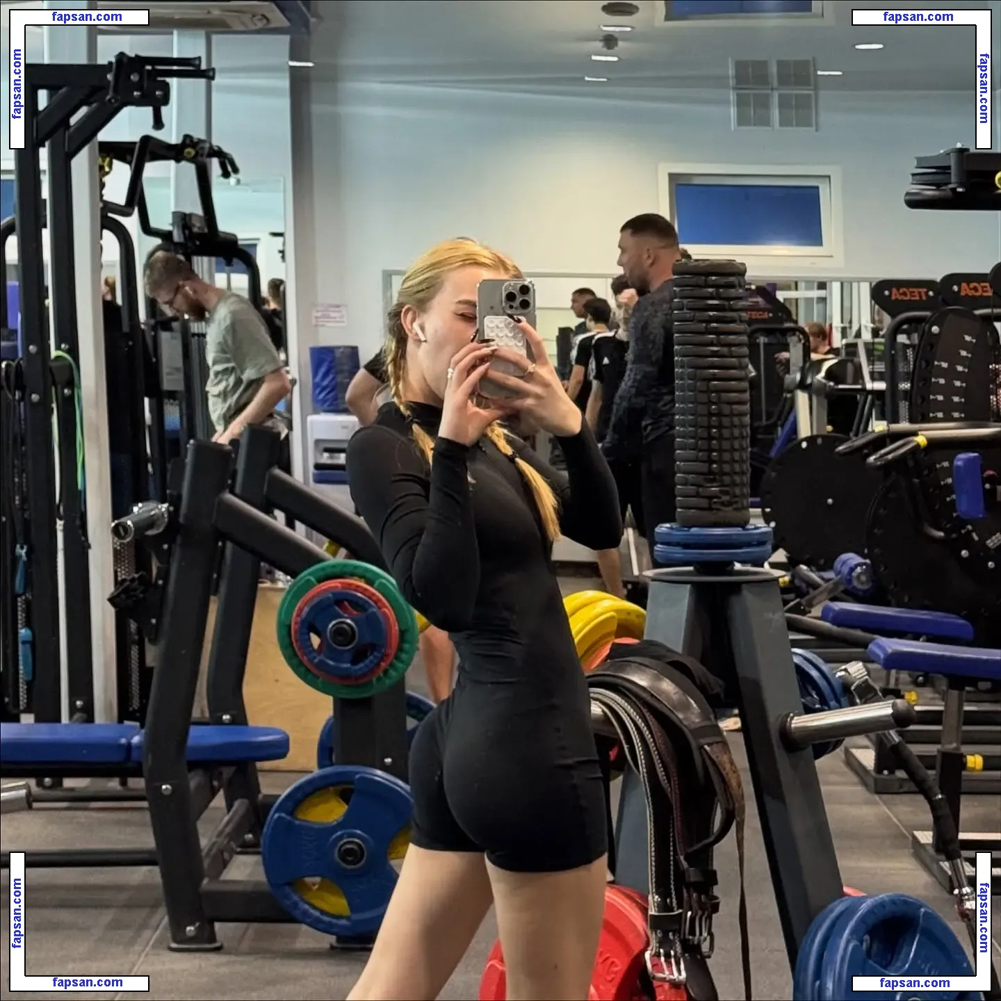not_so_good_wife nude photo #0033 from OnlyFans