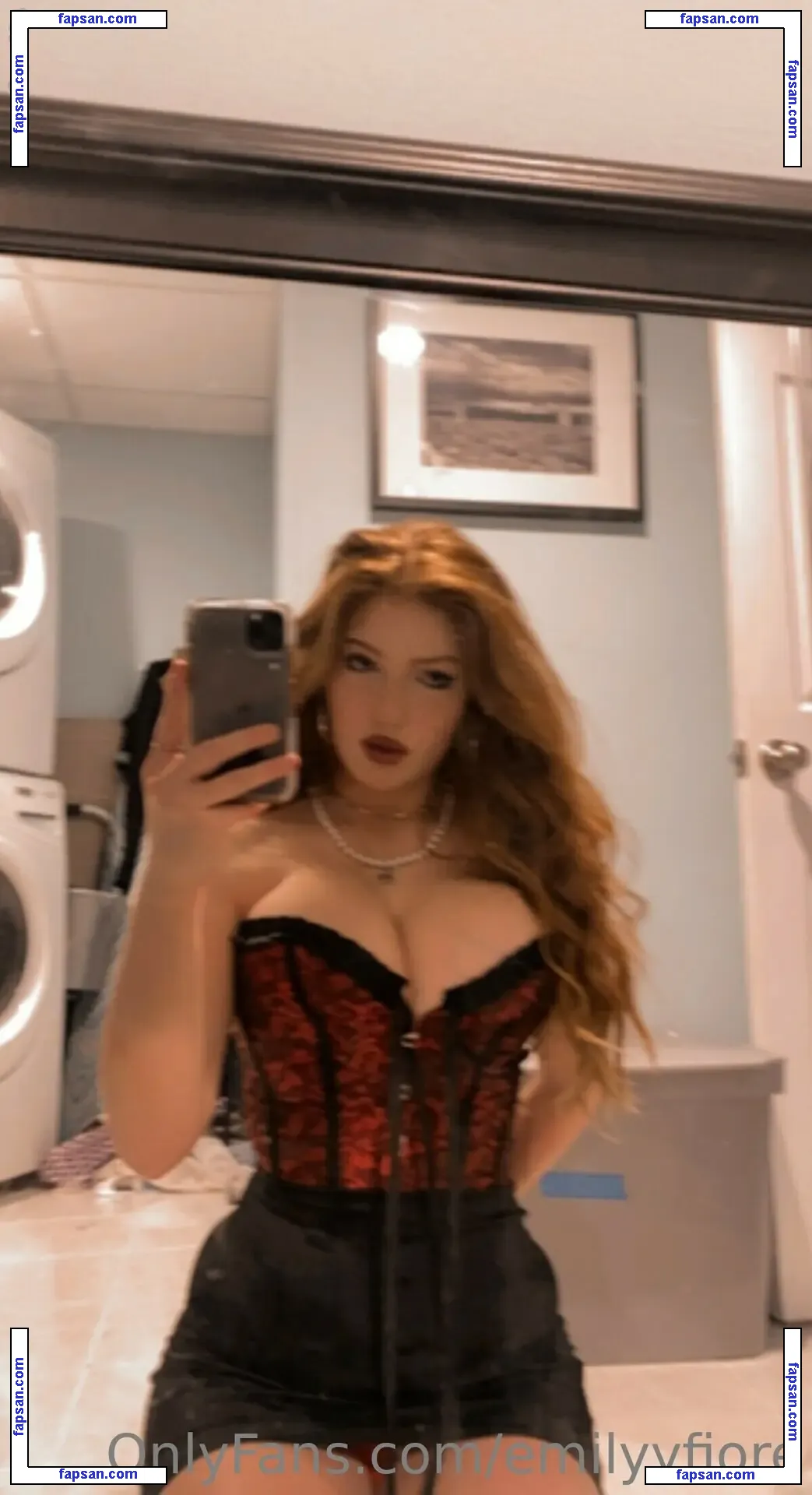 notemilyb nude photo #0086 from OnlyFans