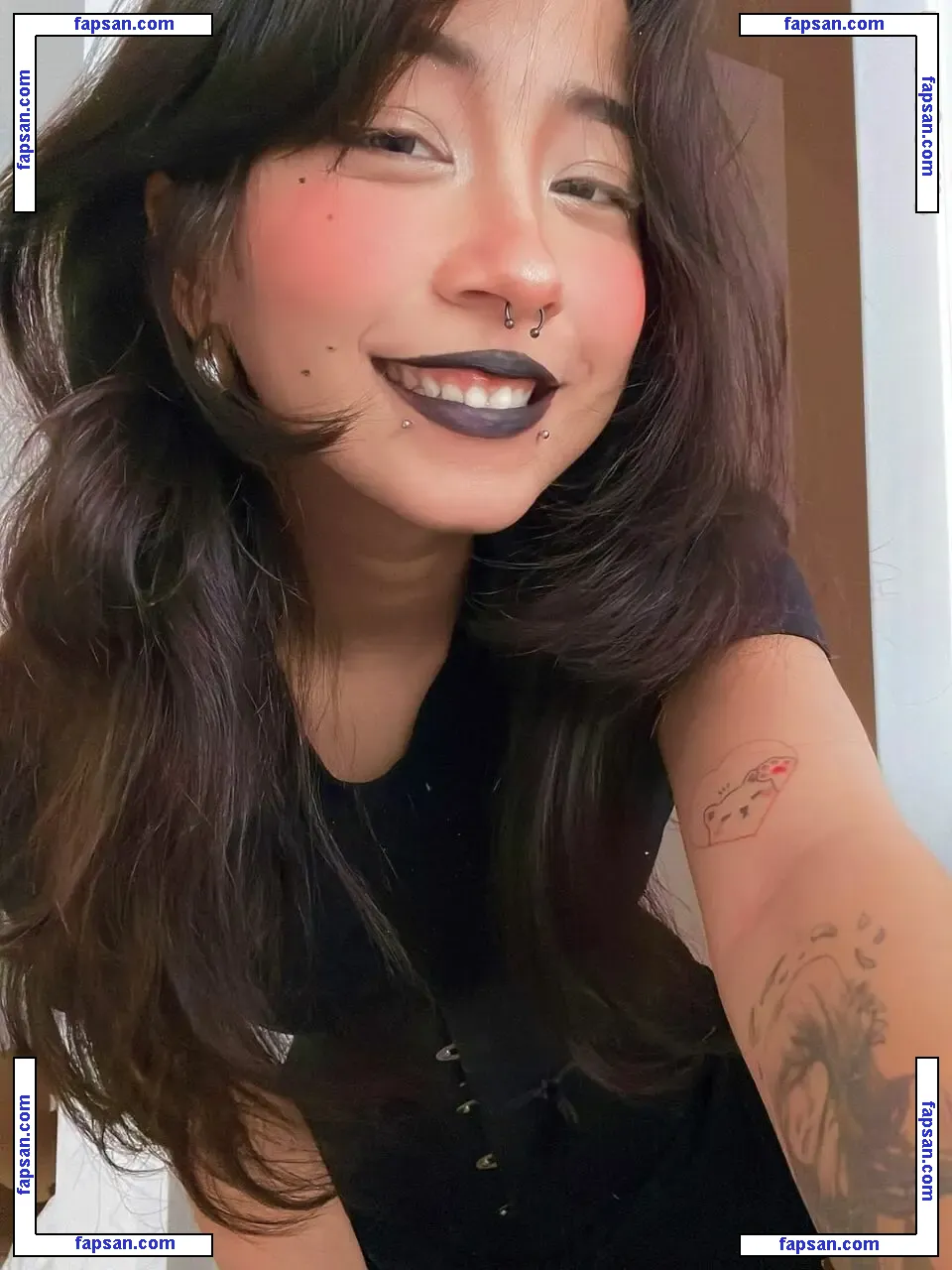 notLisanna голая фото #0009 с Онлифанс