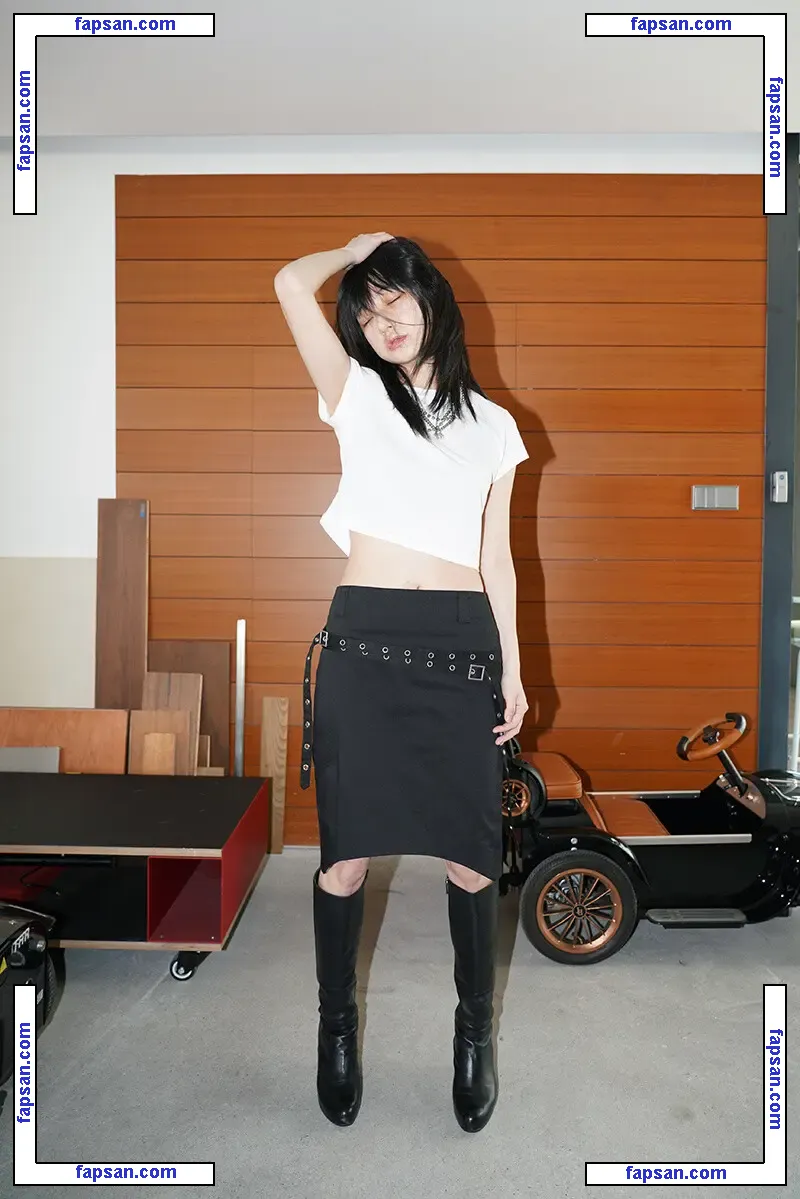 n.uzoo голая фото #0003 с Онлифанс