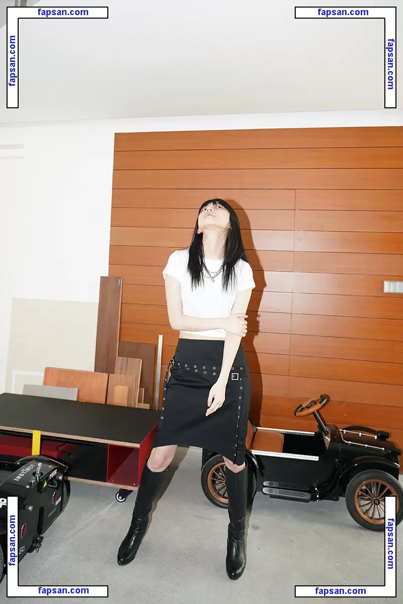 n.uzoo голая фото #0009 с Онлифанс