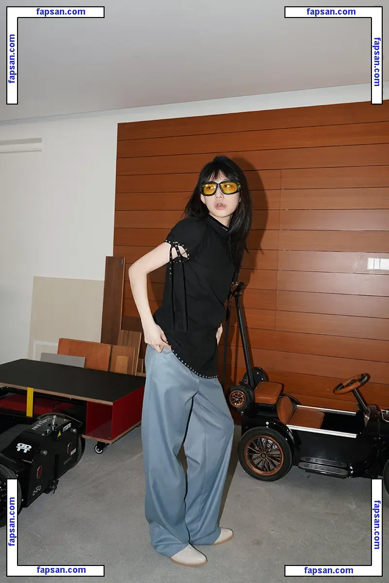 n.uzoo голая фото #0036 с Онлифанс