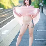 Nude In Public голая #0019