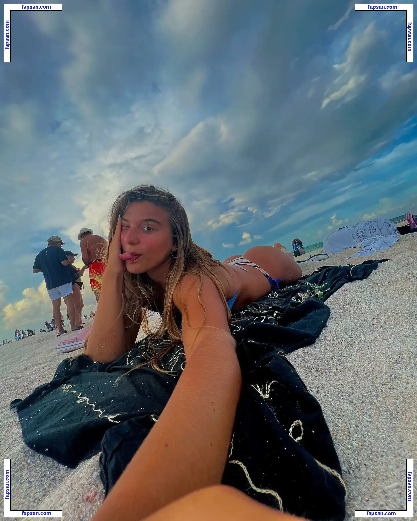 Nursijulian голая фото #0028 с Онлифанс