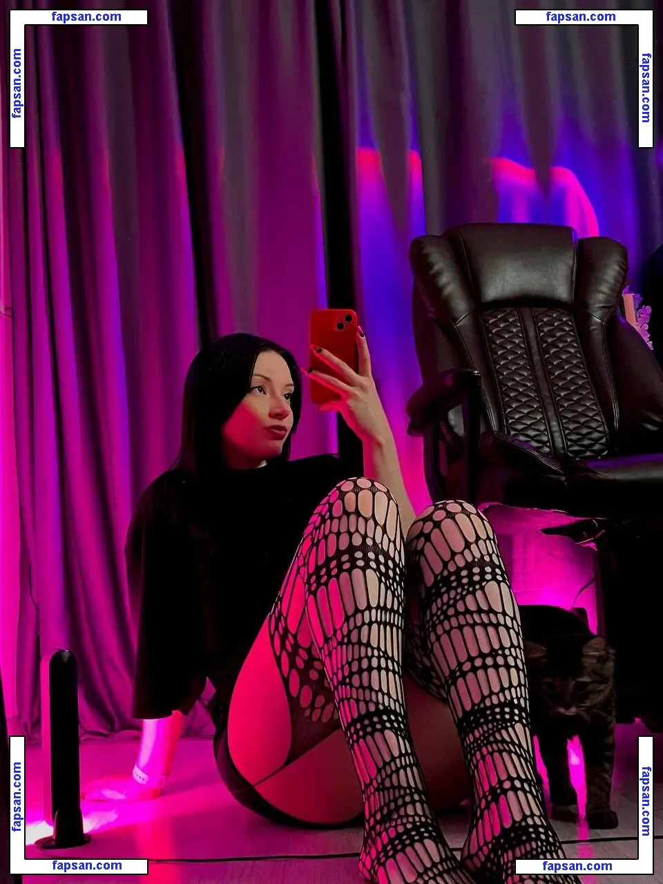 Nutellows nude photo #0372 from OnlyFans