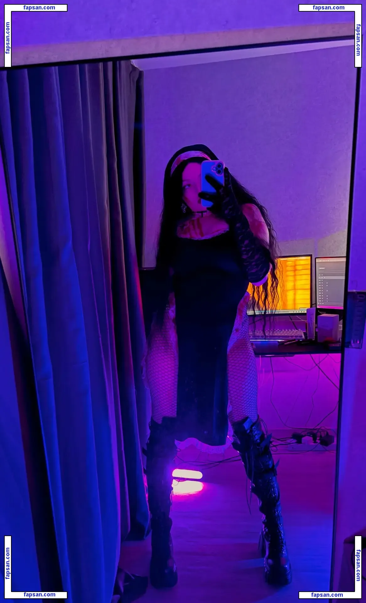 Nutellows nude photo #0389 from OnlyFans