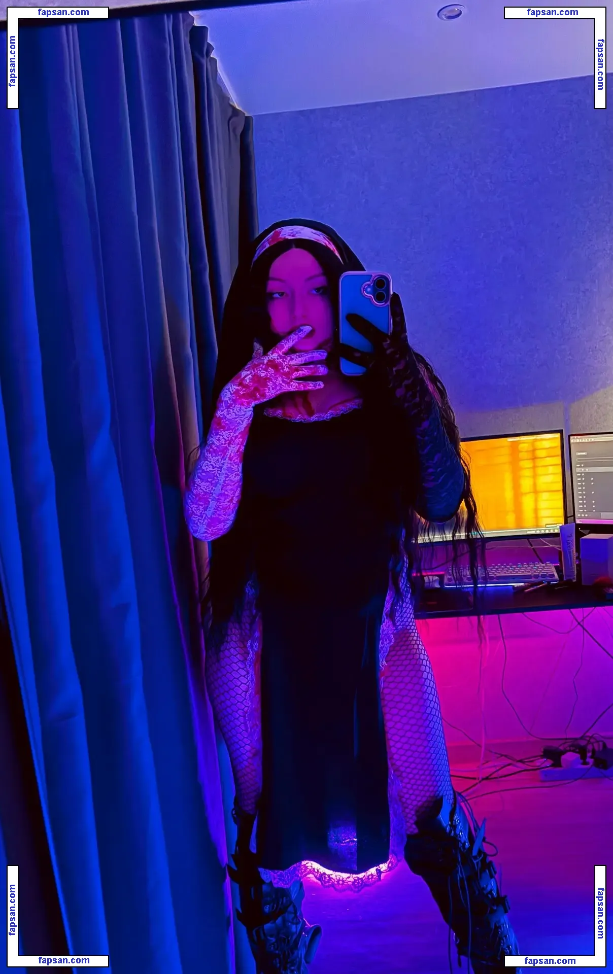 Nutellows nude photo #0392 from OnlyFans