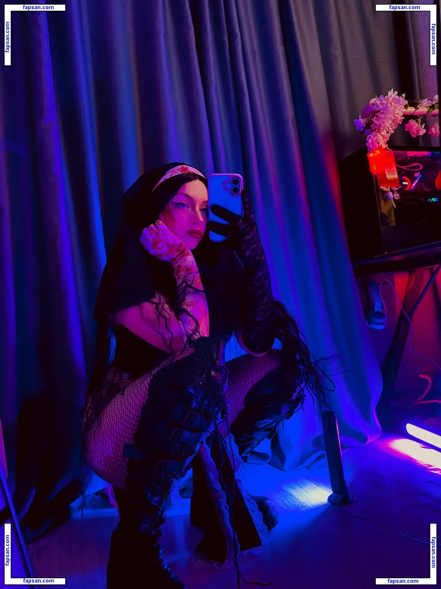 Nutellows nude photo #0393 from OnlyFans