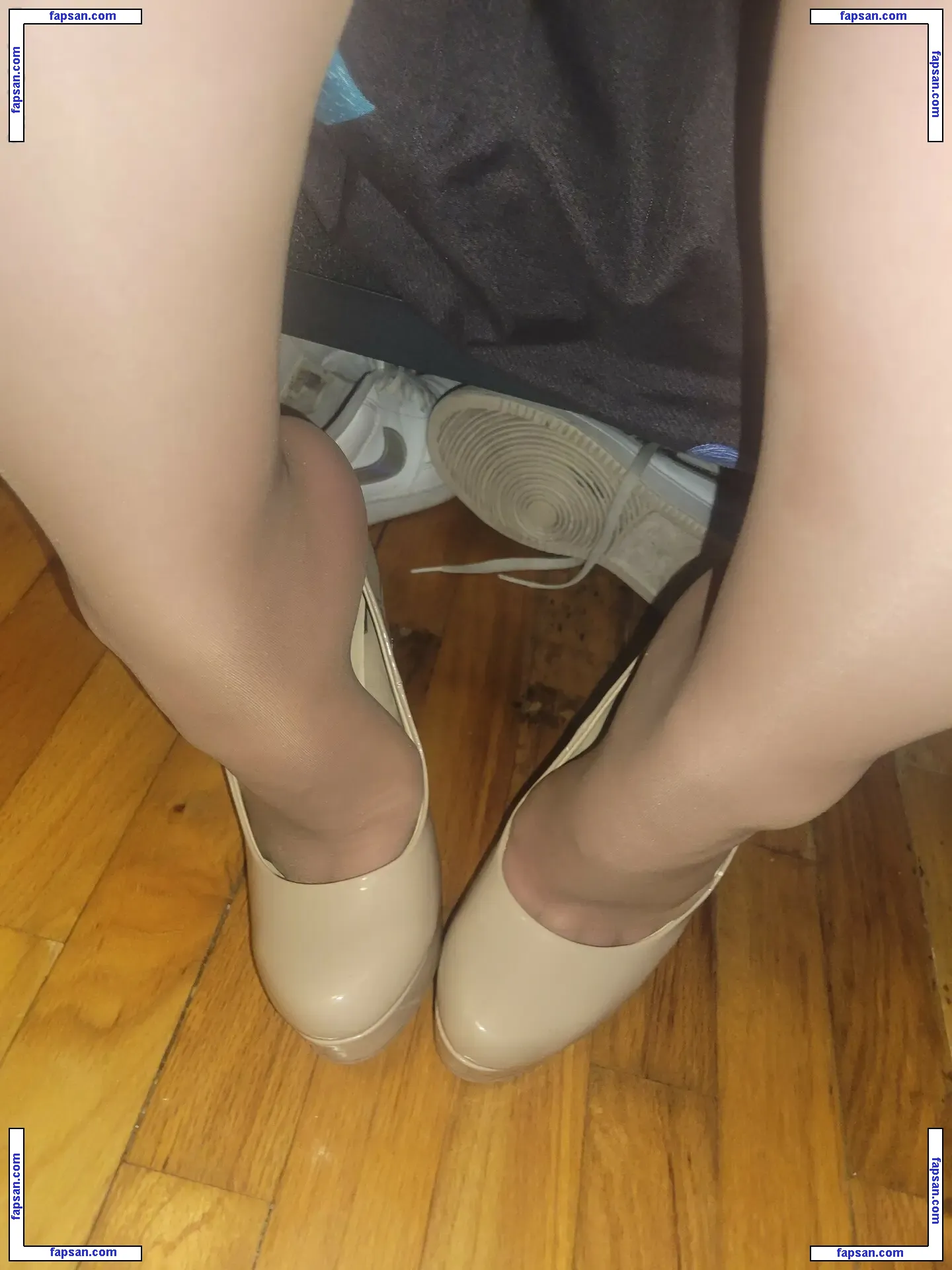 Nylonsandsocks nude photo #0026 from OnlyFans