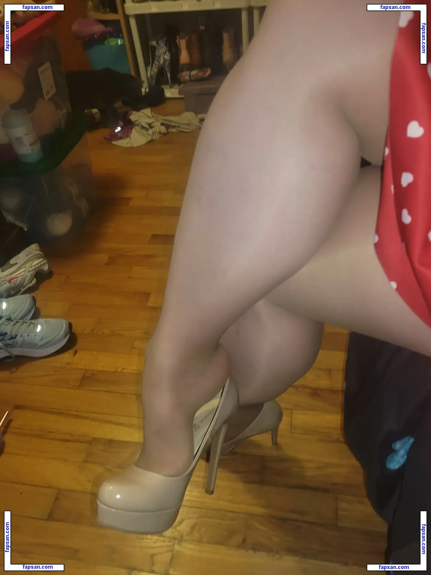 Nylonsandsocks nude photo #0042 from OnlyFans
