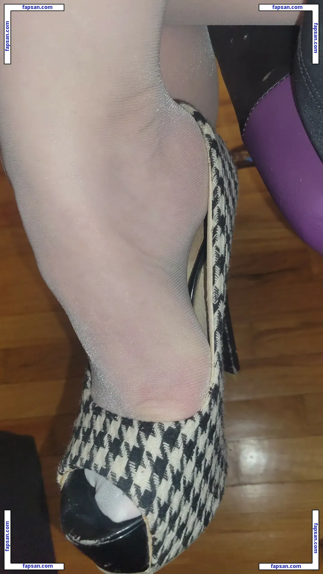 Nylonsandsocks голая фото #0116 с Онлифанс