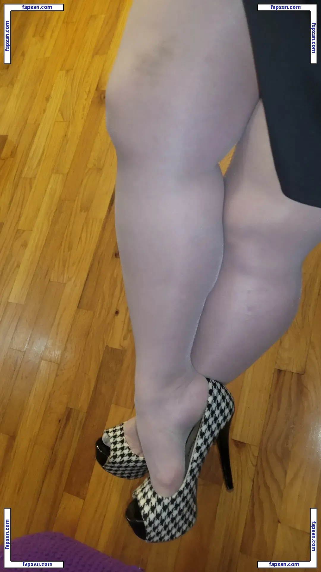Nylonsandsocks голая фото #0121 с Онлифанс