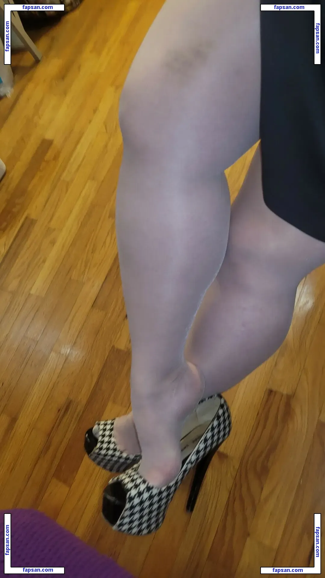 Nylonsandsocks голая фото #0122 с Онлифанс