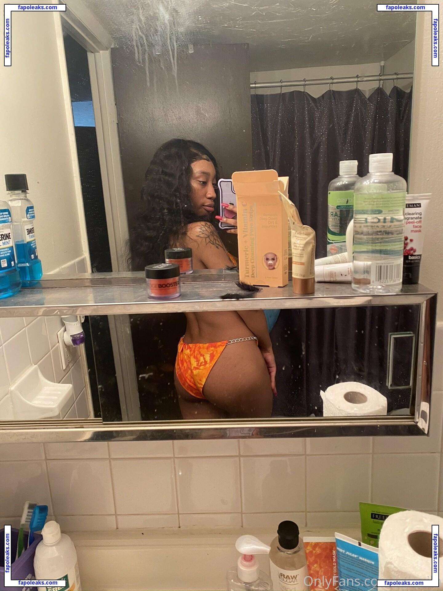 nyquiln / nyquildayquil nude photo #0021 from OnlyFans