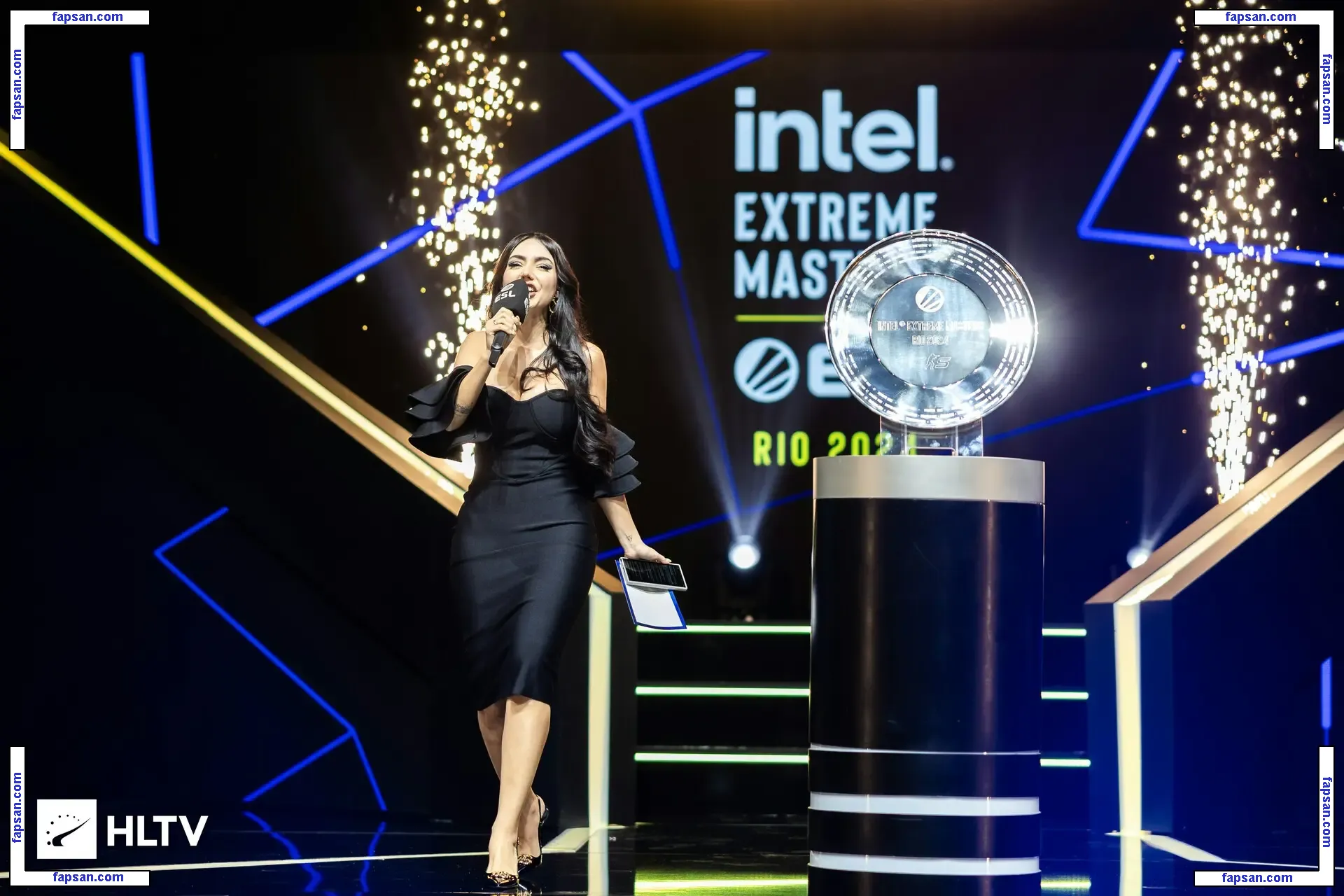 Nyvi Estephan голая фото #1093 с Онлифанс