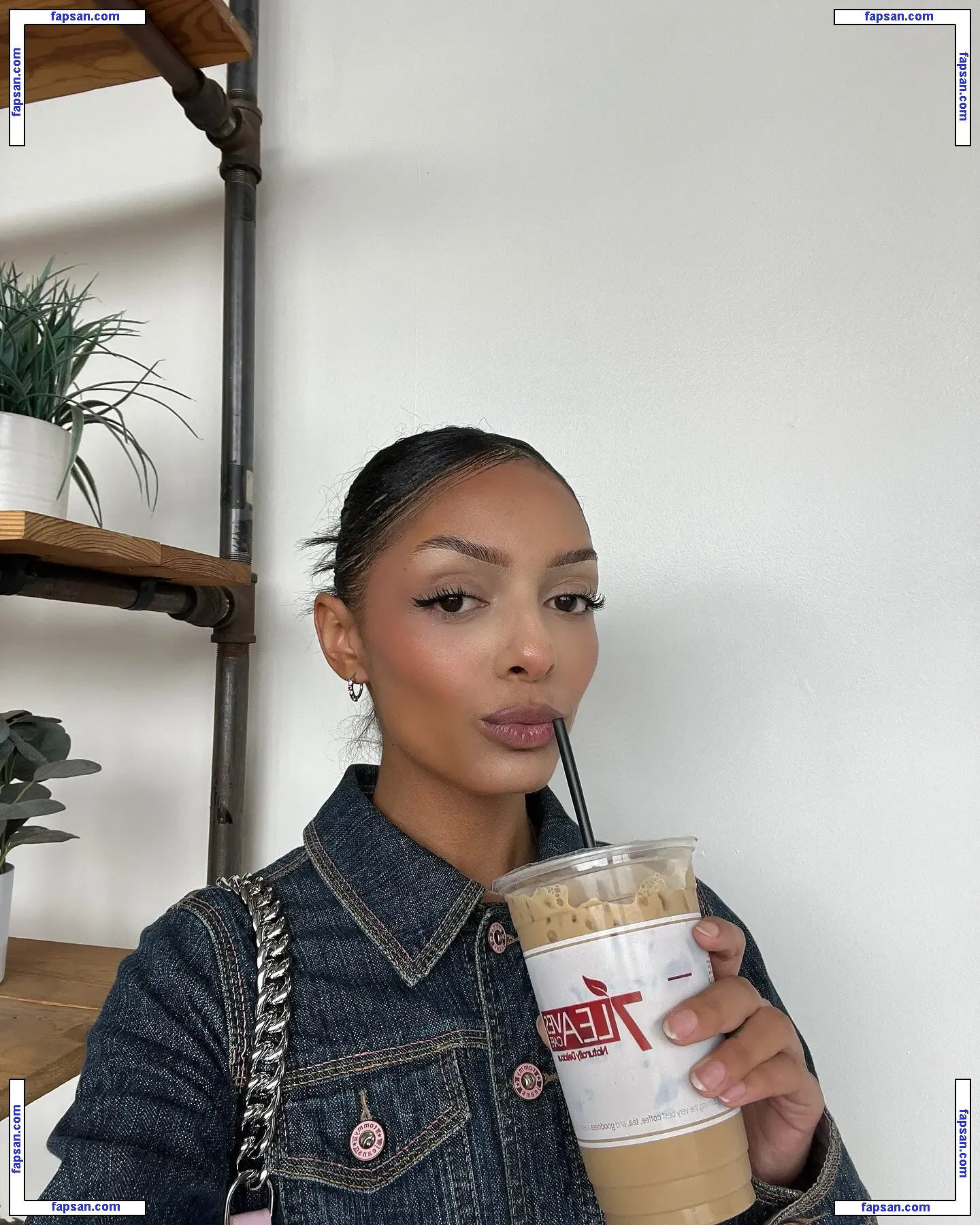 Official.Anaiis nude photo #0079 from OnlyFans