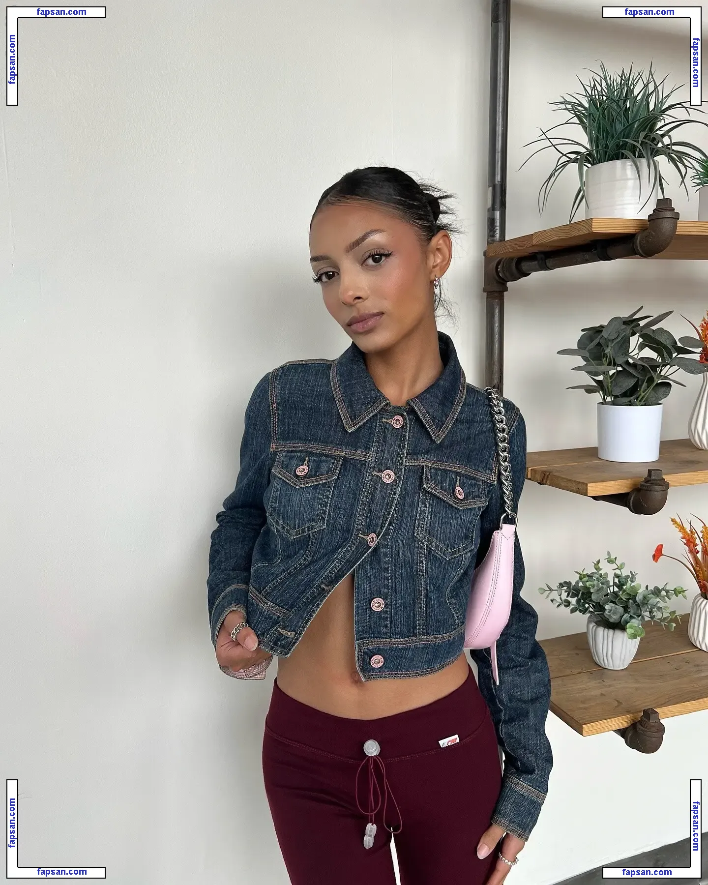 Official.Anaiis nude photo #0082 from OnlyFans