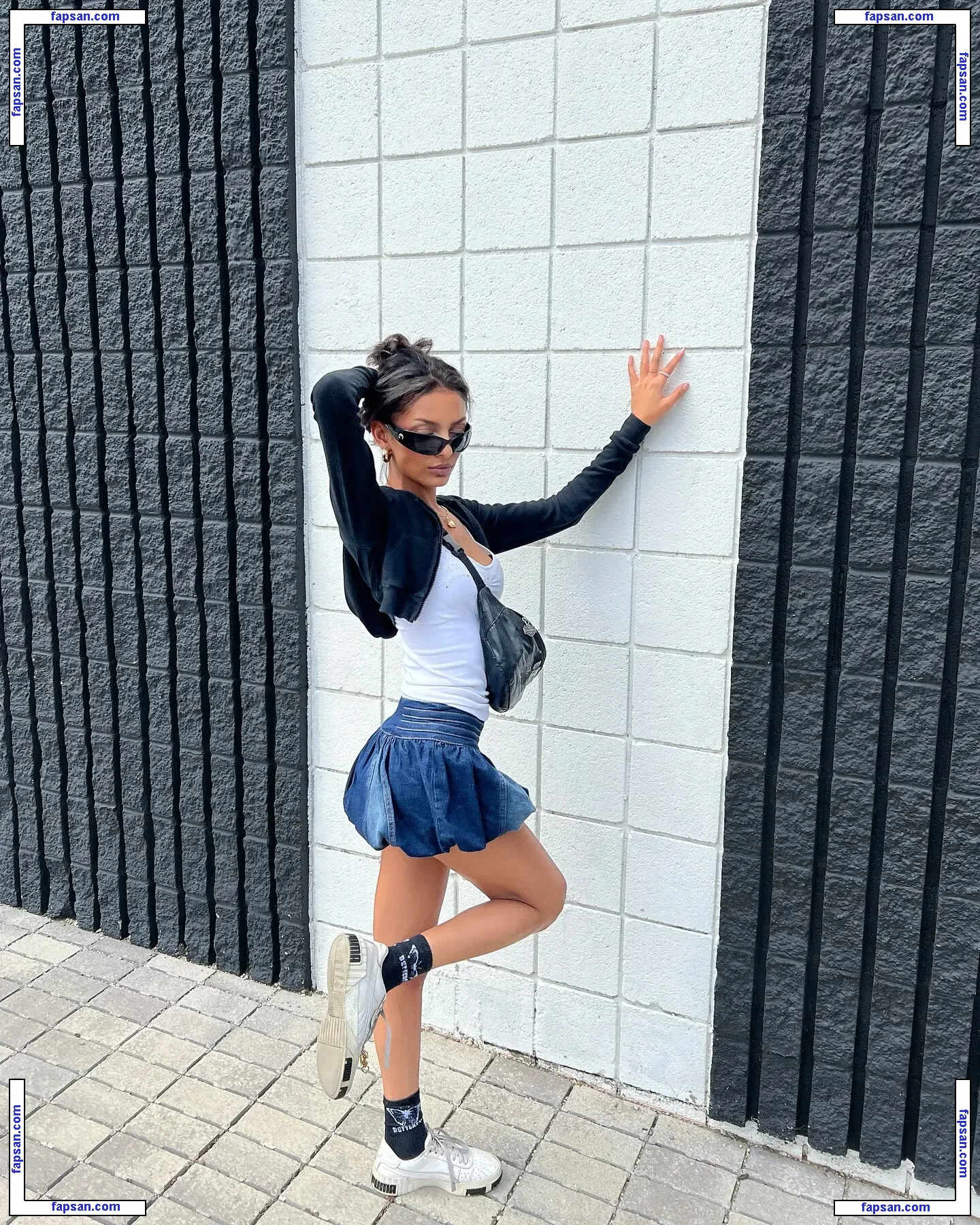 Official.Anaiis nude photo #0088 from OnlyFans