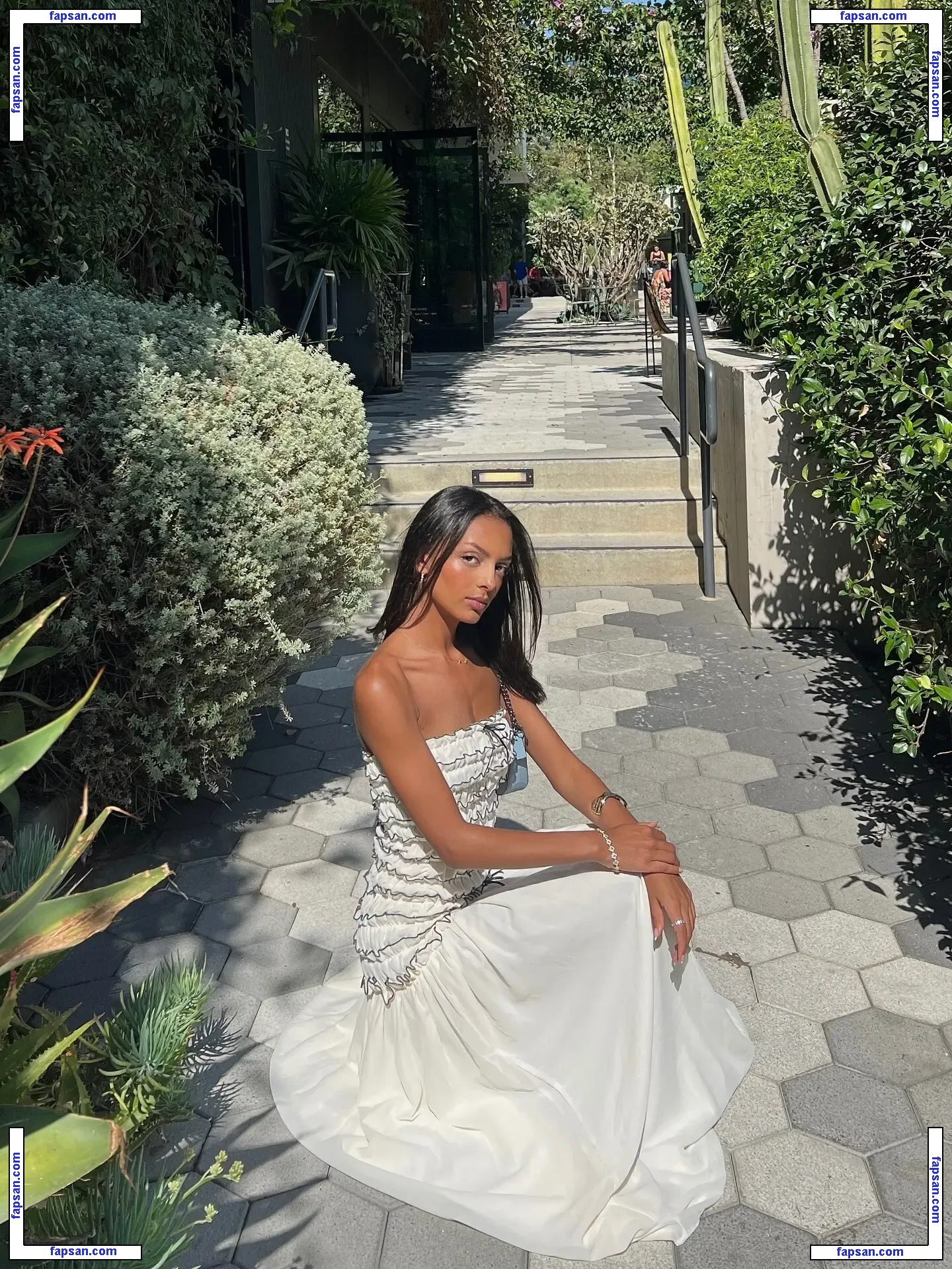 Official.Anaiis nude photo #0095 from OnlyFans