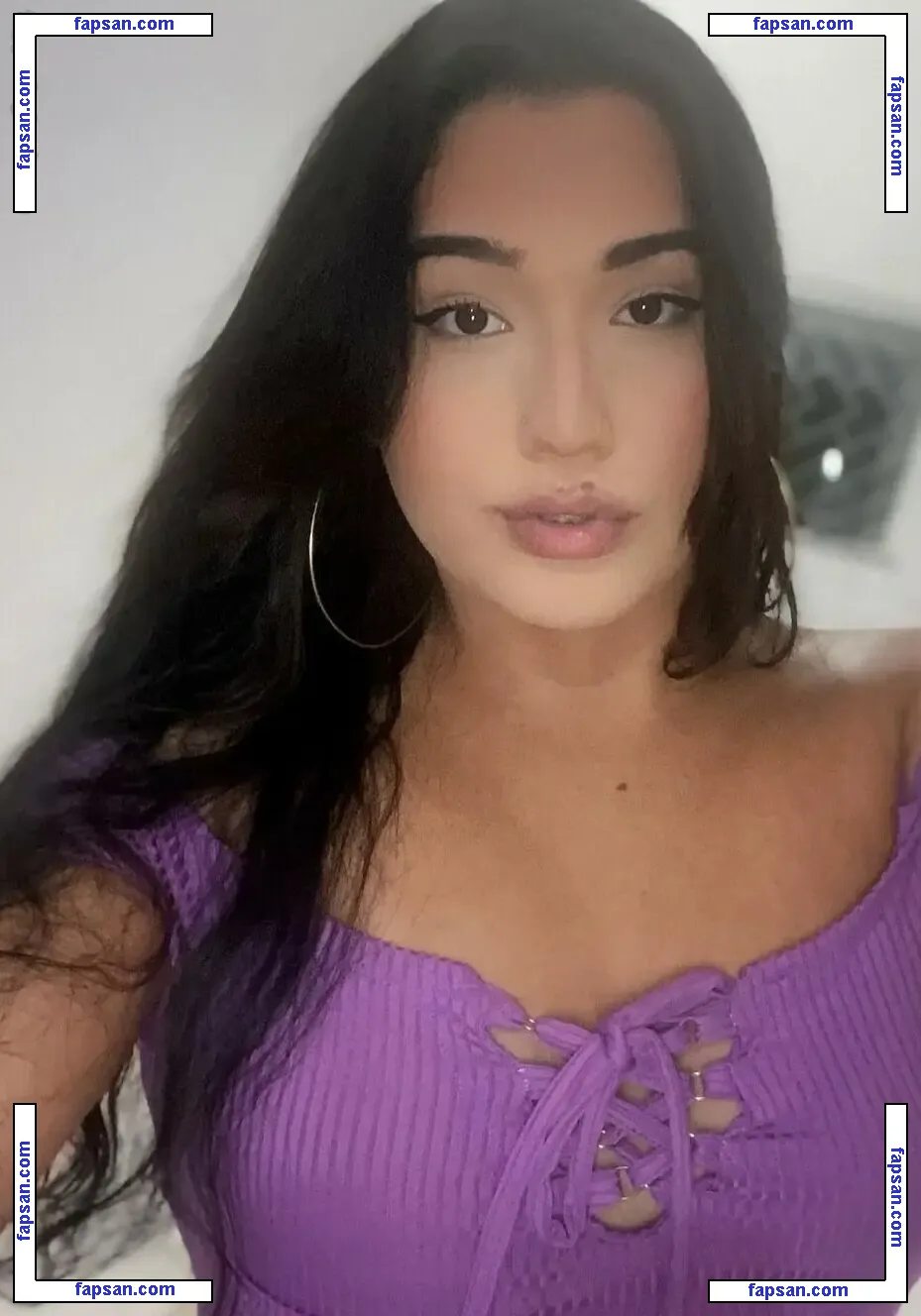 official.latiiinamamiii голая фото #0003 с Онлифанс