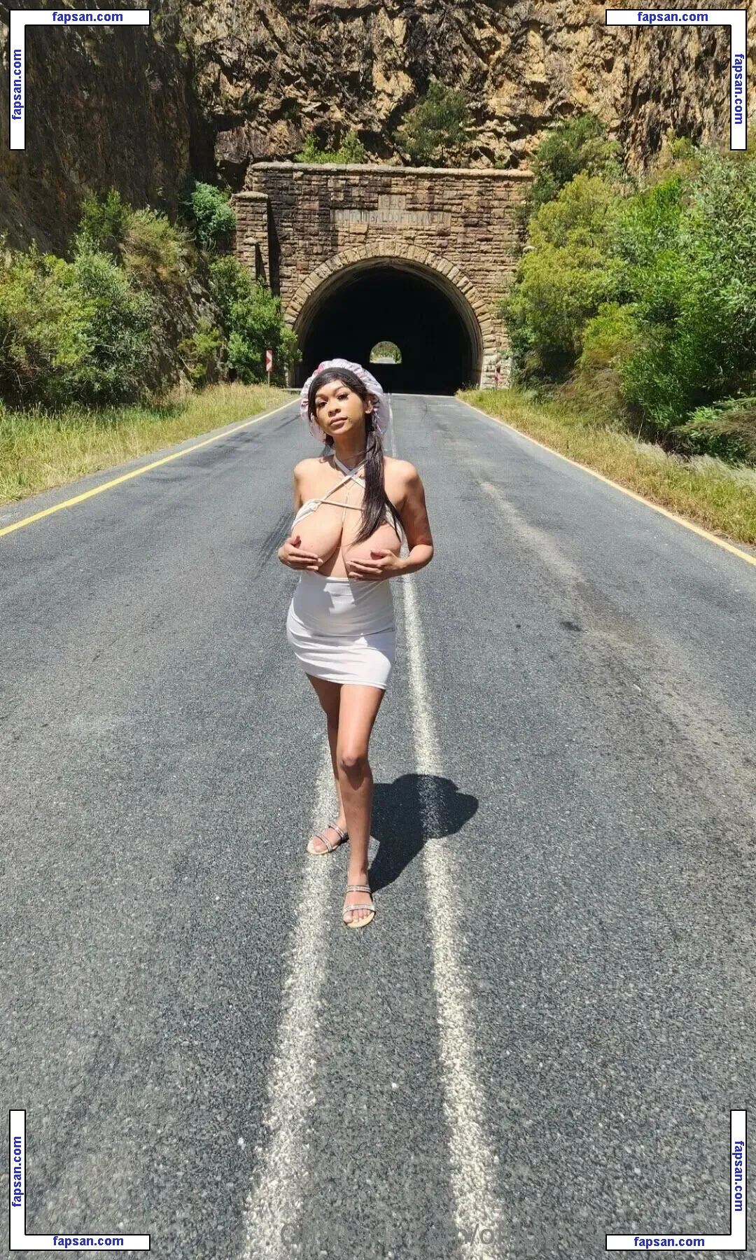 Official_sandybeach nude photo #0005 from OnlyFans