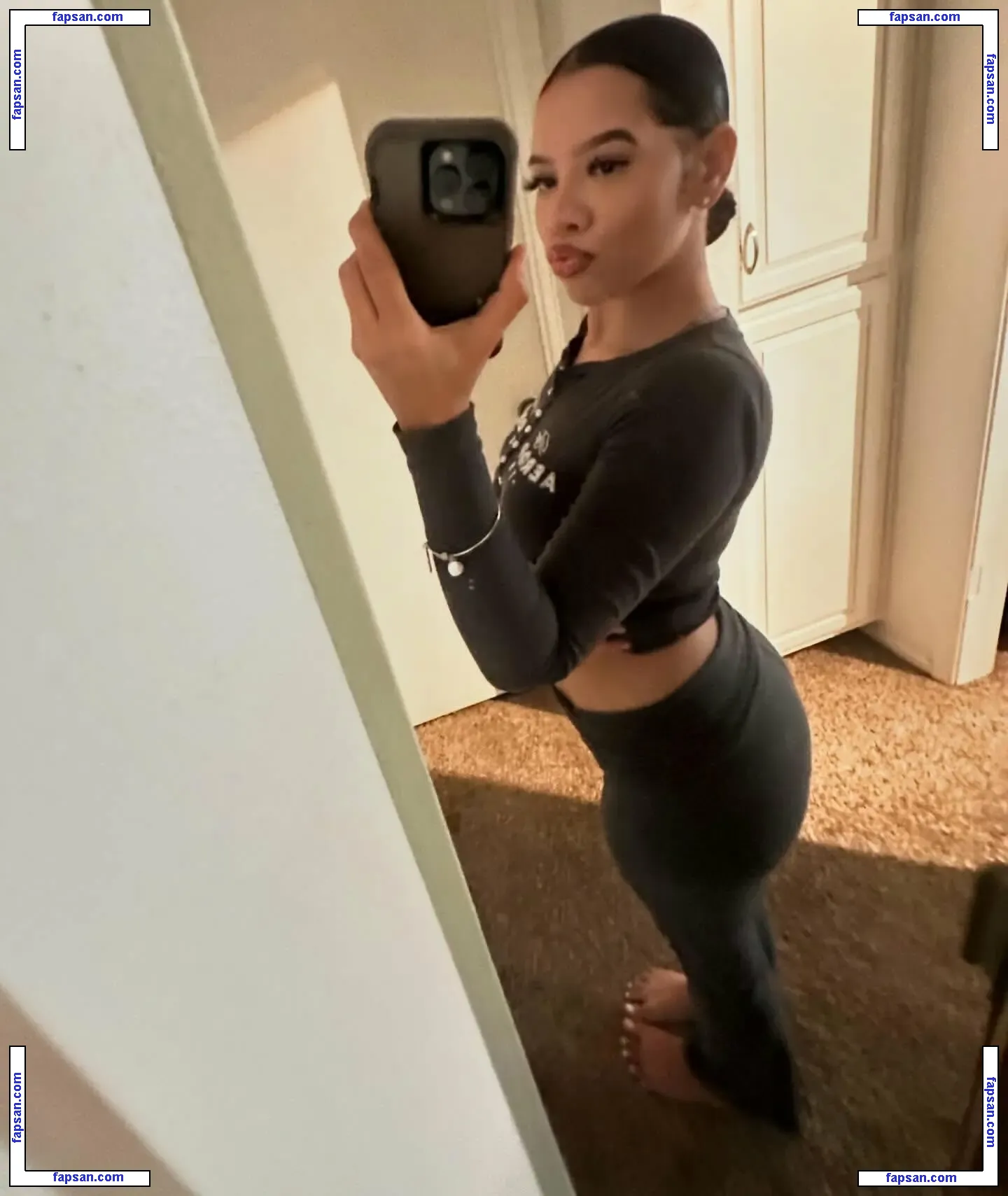 official.tayya голая фото #0002 с Онлифанс