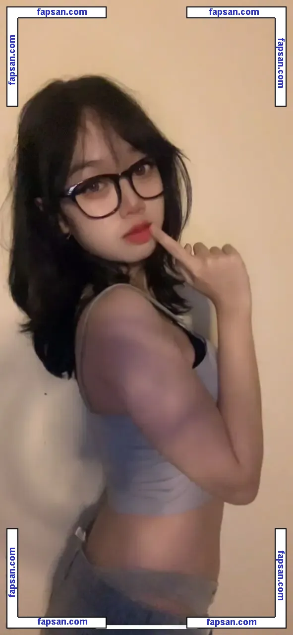 Okiinawaaa nude photo #0002 from OnlyFans