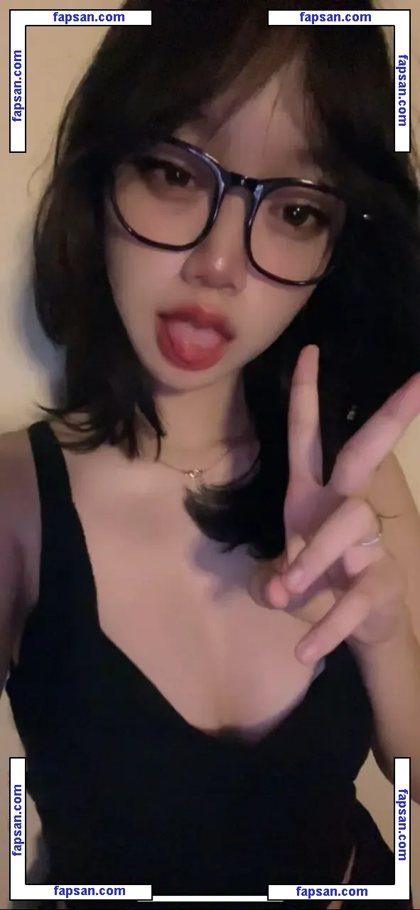 Okiinawaaa nude photo #0009 from OnlyFans