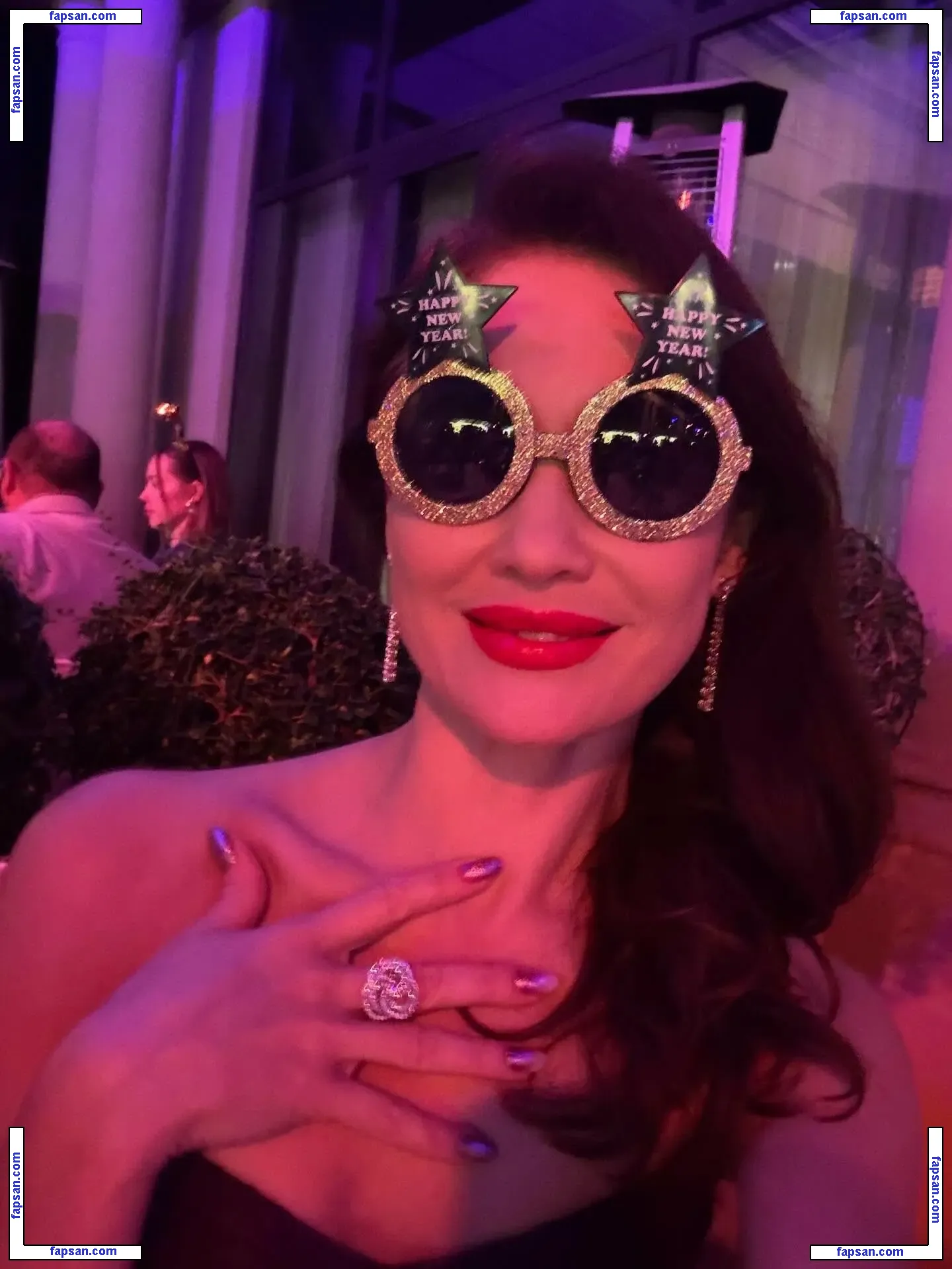 Olga Kurylenko голая фото #0631 с Онлифанс