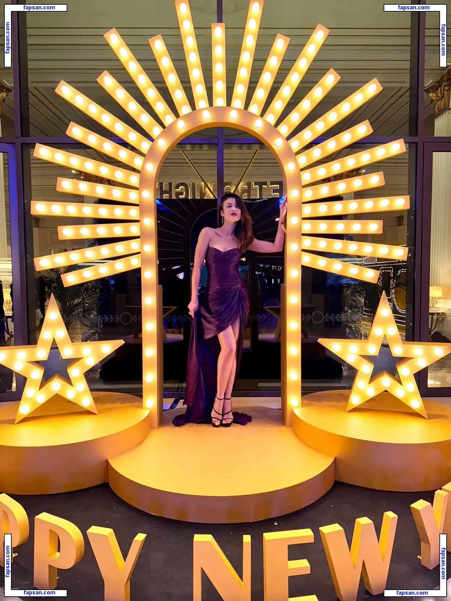 Olga Kurylenko голая фото #0633 с Онлифанс