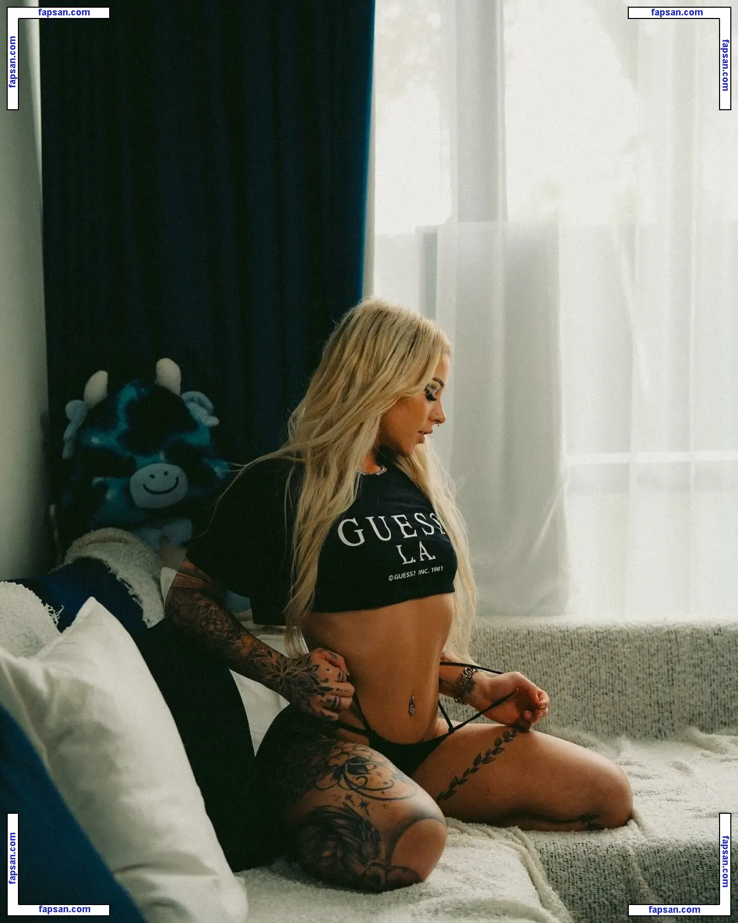 Olive May голая фото #0001 с Онлифанс